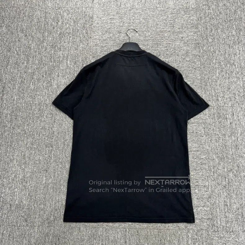 Givenchy Givenchy Character Printed Short Sleeve Size: M Size US M / EU 48-50 / 2 - 5 Thumbnail