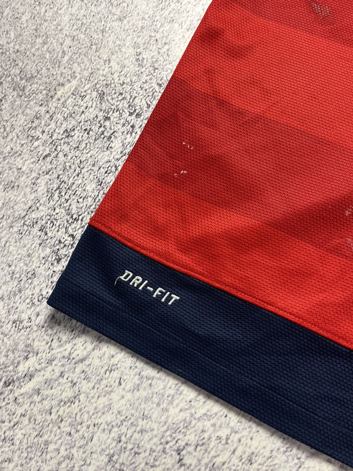 Nike Nike PSG Paris Saint Germain 2013 Soccer Football Jersey Size US M / EU 48-50 / 2 - 8 Thumbnail