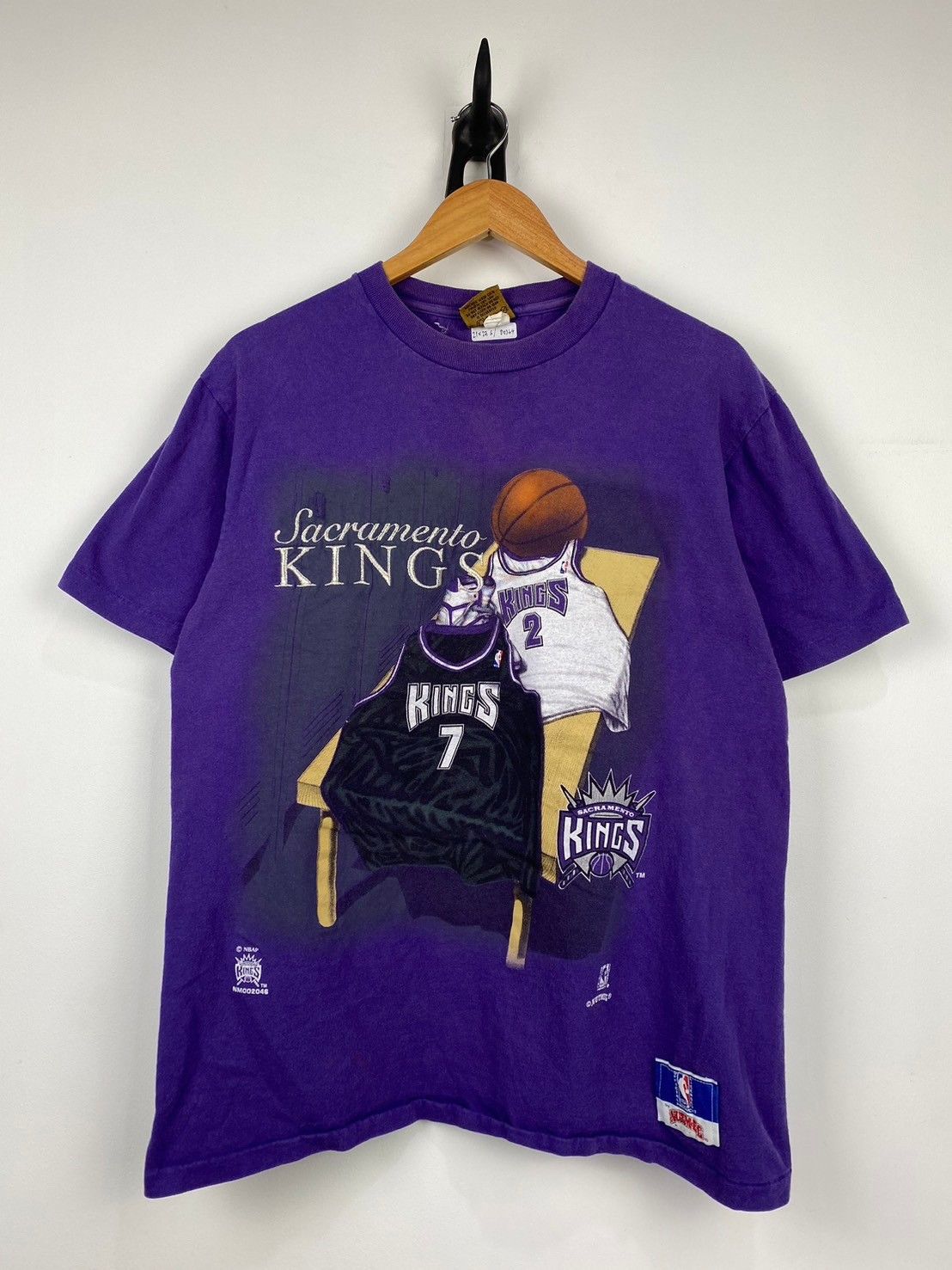 NBA × Nutmeg × Vintage Vintage Sacramento Kings NBA T-Shirts DO364 Size US M / EU 48-50 / 2 - 1 Thumbnail