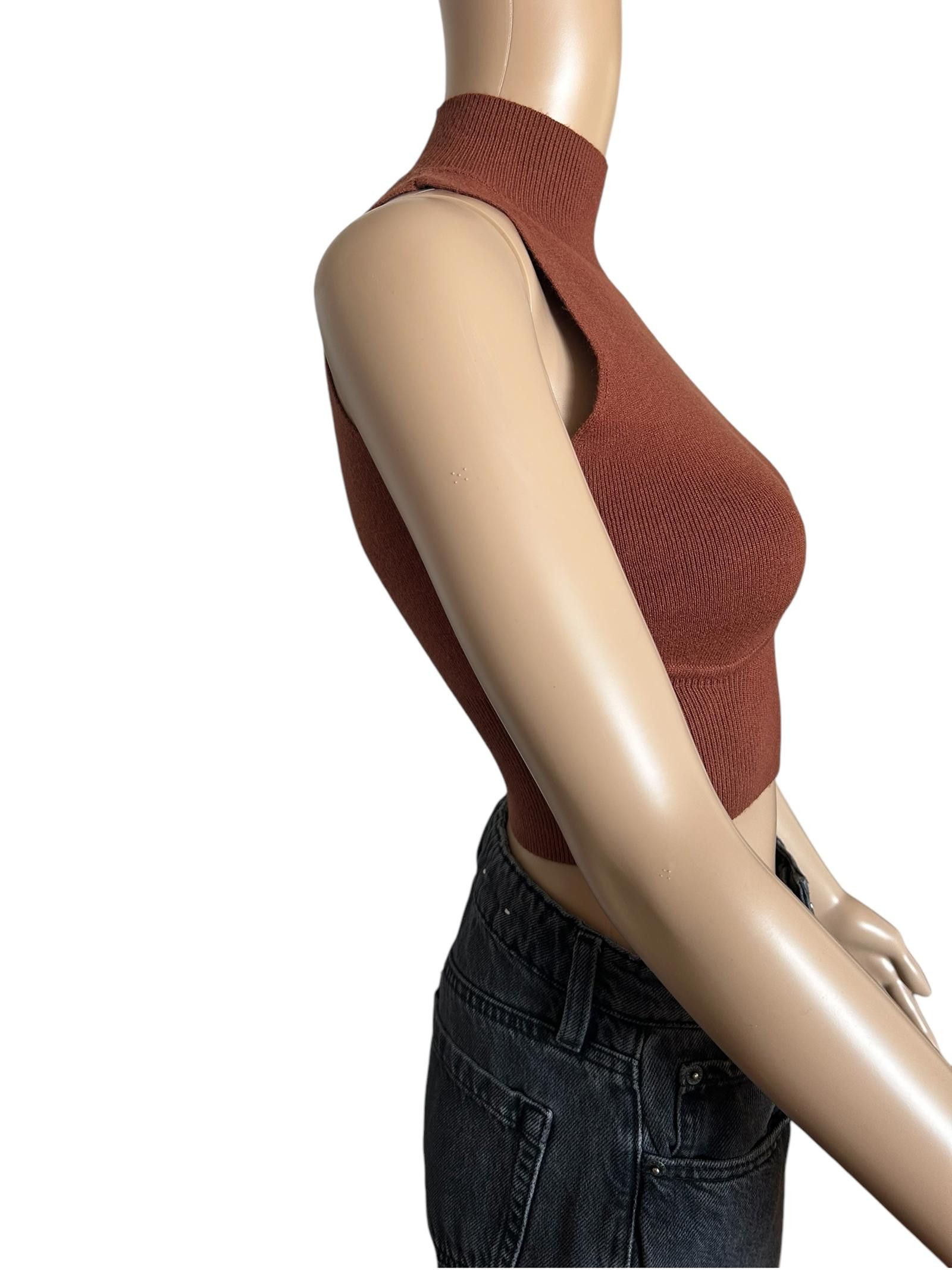 Shein Chic Sleeveless Crop Top by SHEIN - Trendy High Neck Design Size S / US 4 / IT 40 - 2 Thumbnail
