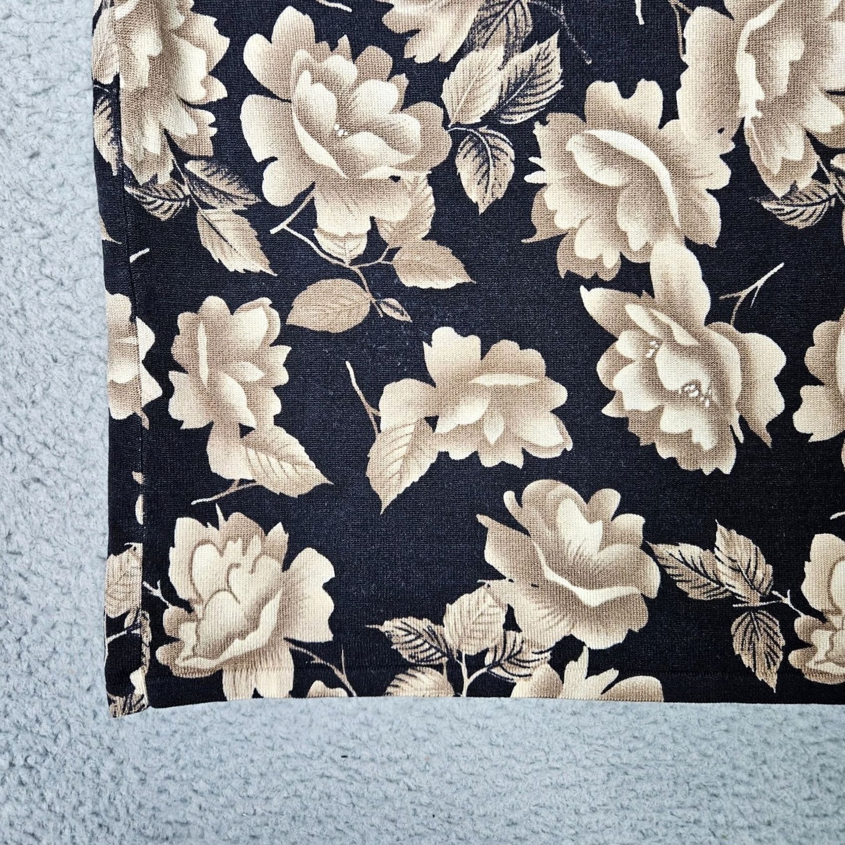 Neiman Marcus VINTAGE Neiman Marcus Exclusive Women’s Floral Print Short Sleeve Sweater Top Sz S Size S / US 4 / IT 40 - 5 Thumbnail