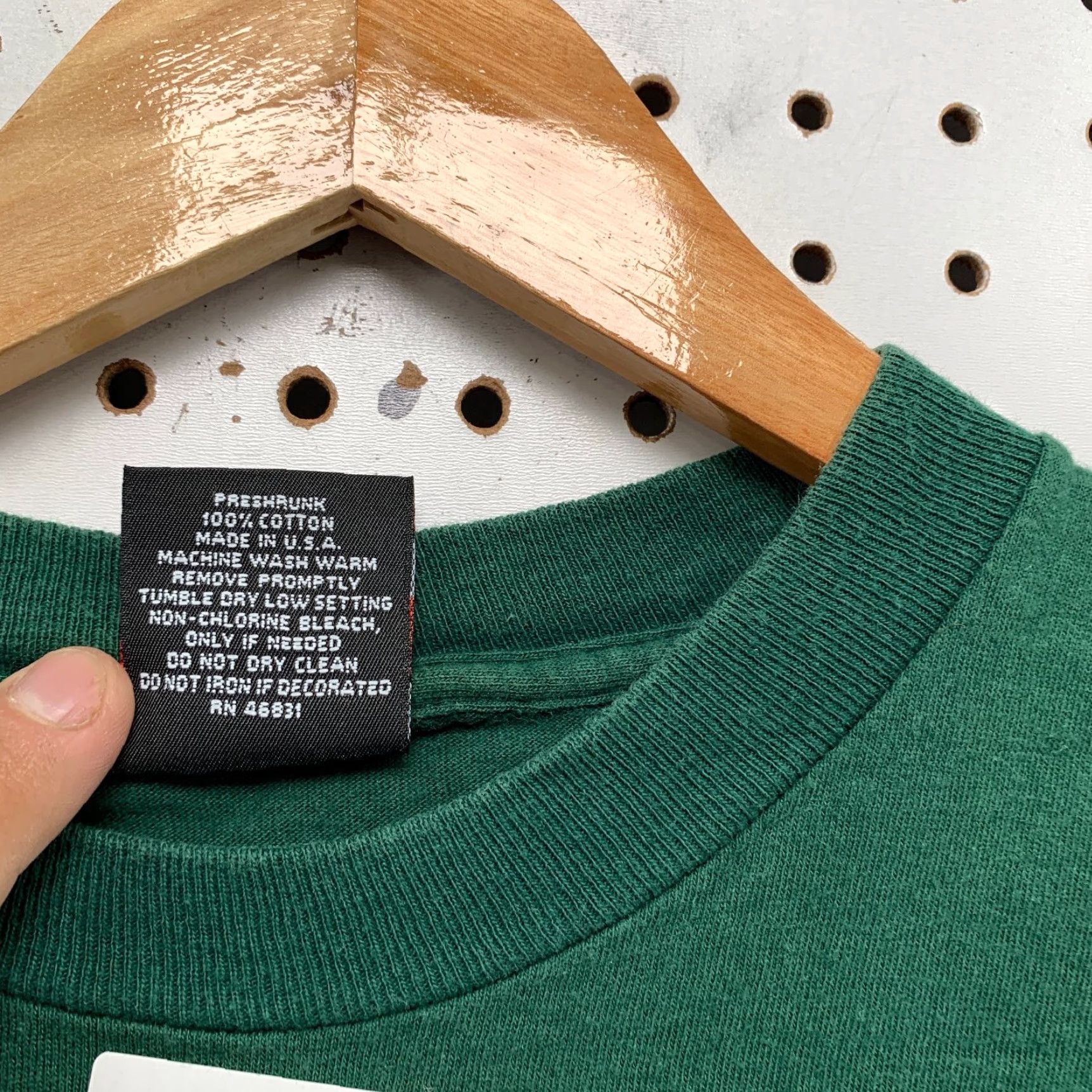Vintage Vintage Big Brothers Big Sisters Shirt Mens Medium Green Single Stitch Fit Small Man Size US M / EU 48-50 / 2 - 6 Thumbnail