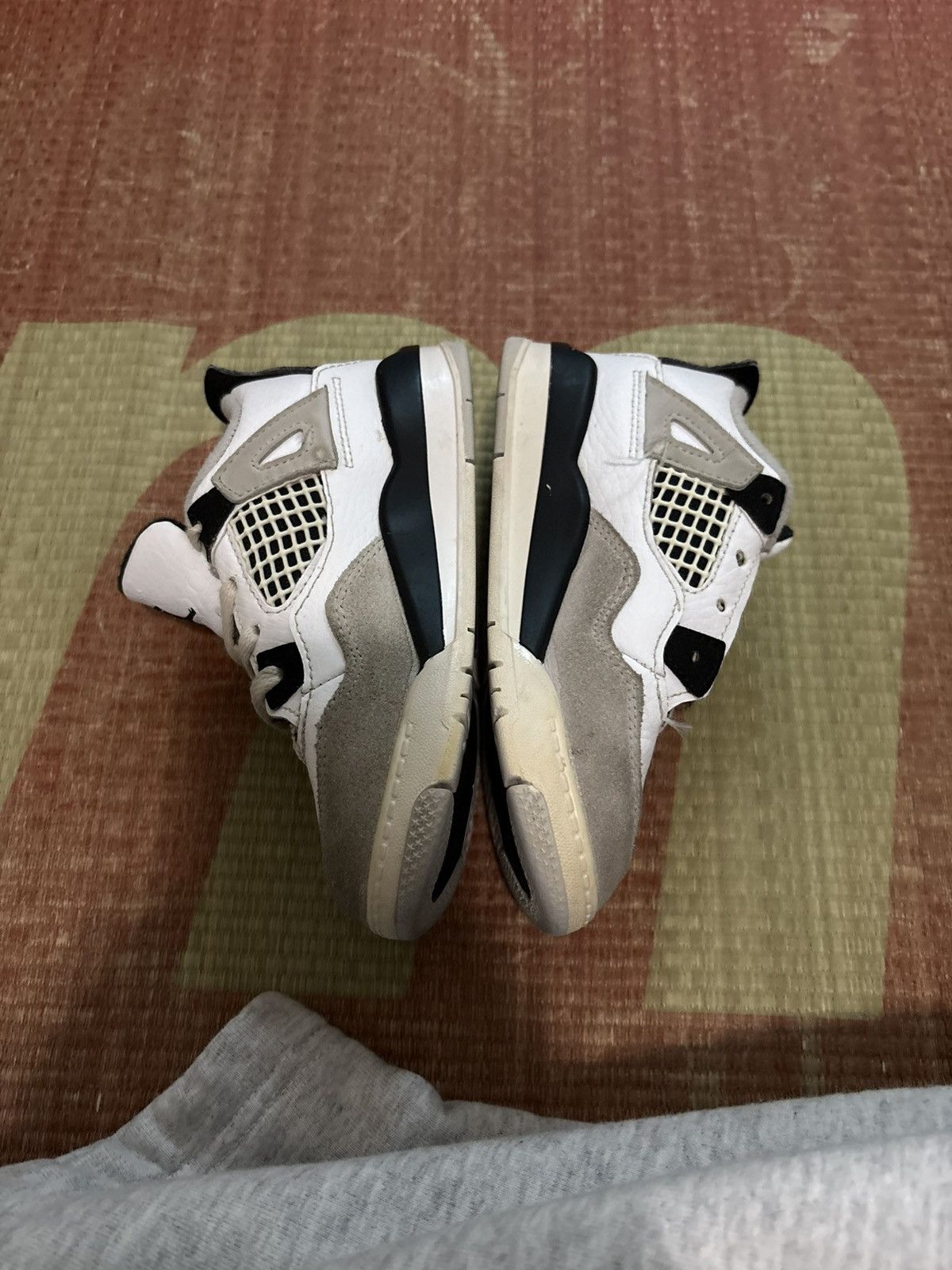 Jordan Brand Air Jordan 4 Military Black PS 10C Size US 10 / EU 43 - 4 Thumbnail