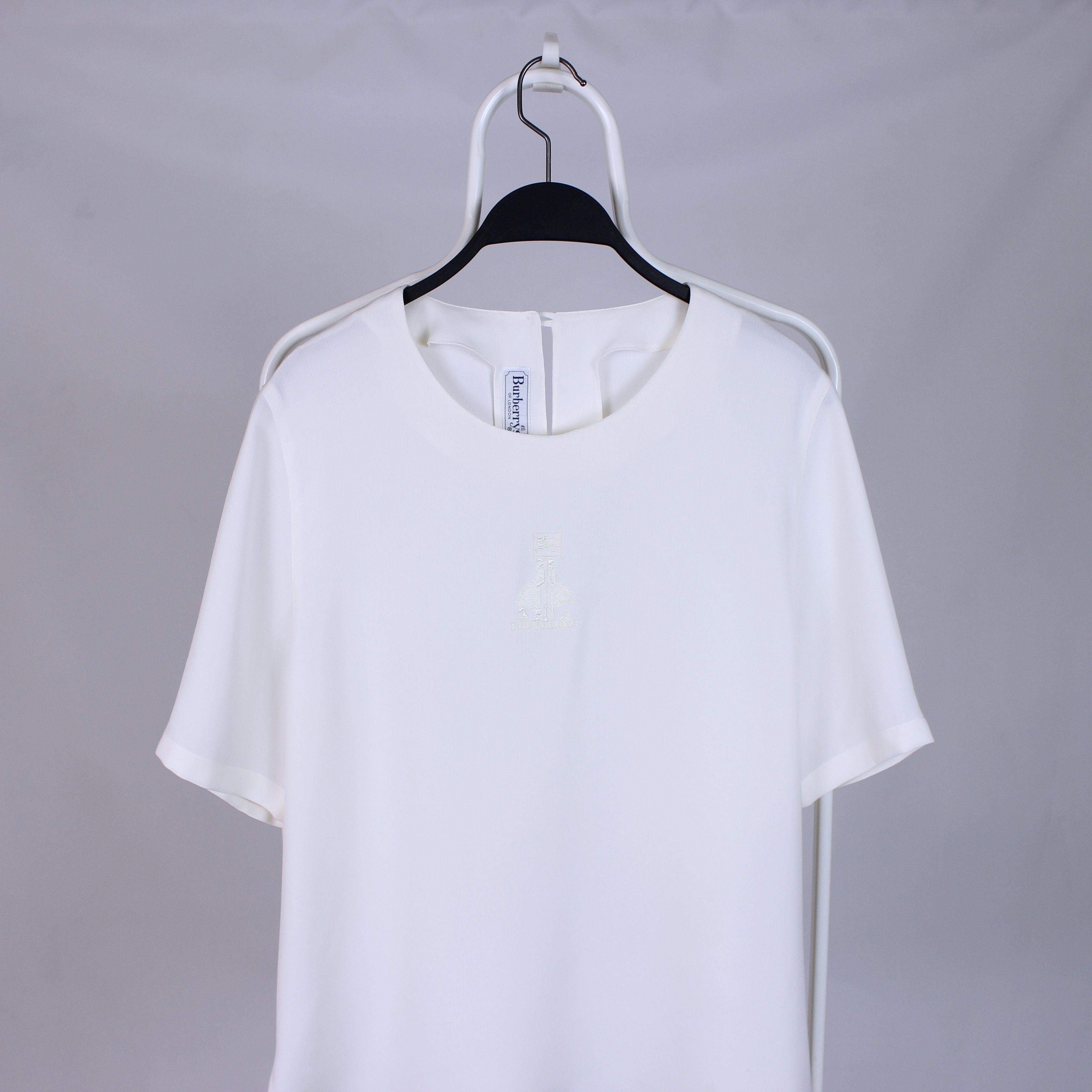 Burberry Burberrys burberry vintage blouses M L white Size M / US 6-8 / IT 42-44 - 1 Thumbnail