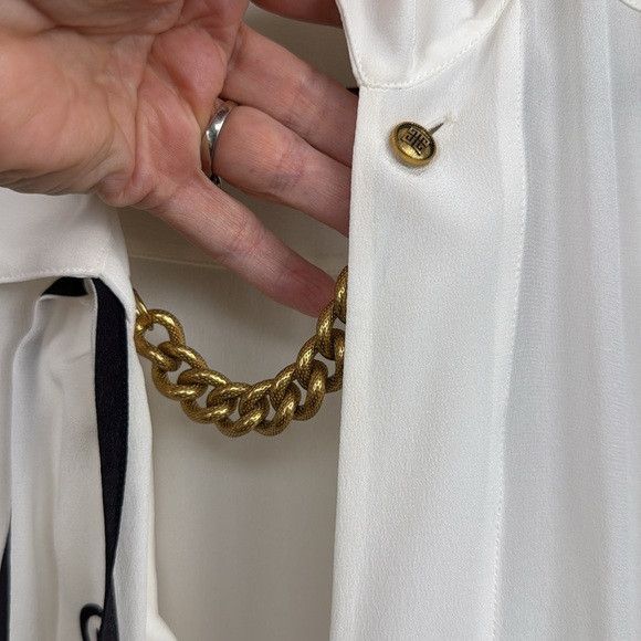 Givenchy GIVENCHY white silk logo scarf collared sleeveless blouse 10 Size L / US 10 / IT 46 - 6 Thumbnail