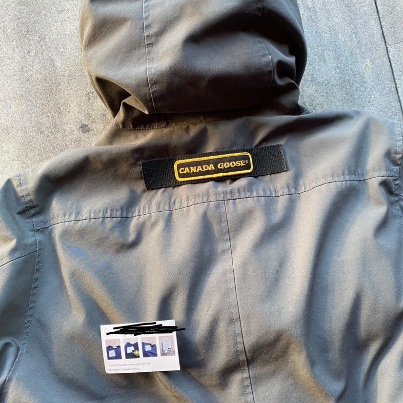 Canada Goose Canada Goose - XL - Grey - Chateau Parka Size US XL / EU 56 / 4 - 4 Thumbnail