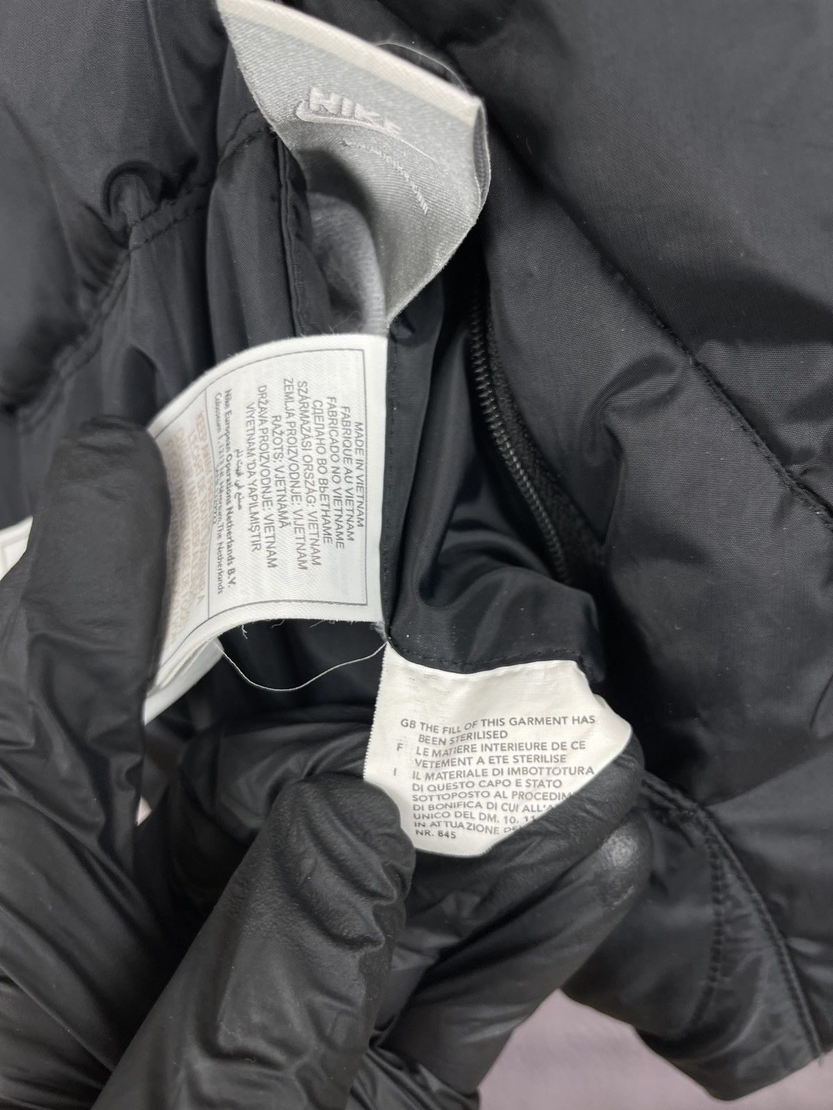 Nike Nike vintage y2k reversible black silver down vest drill Size L / US 10 / IT 46 - 13 Thumbnail