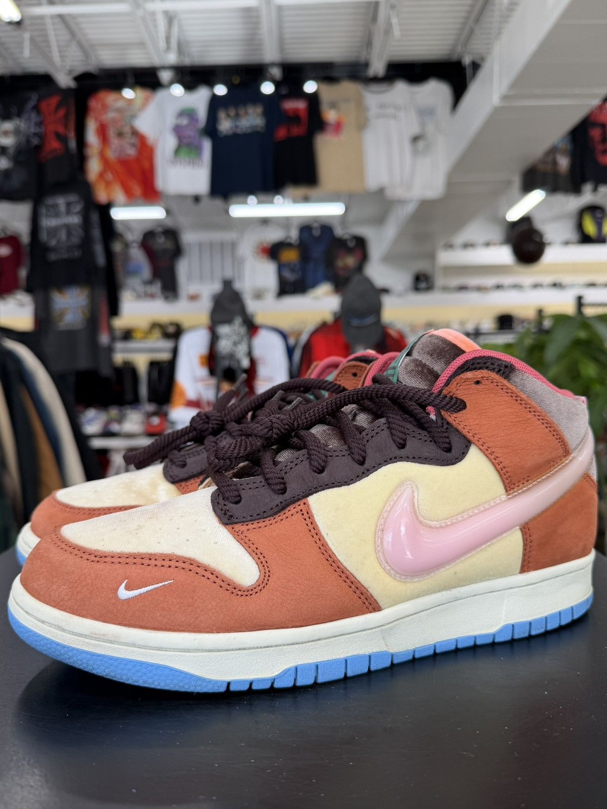 Nike × Social Status Nike Dunk Mid Social Status Chocolate Milk Size 9 (2021) Size US 9 / EU 42 - 1 Thumbnail
