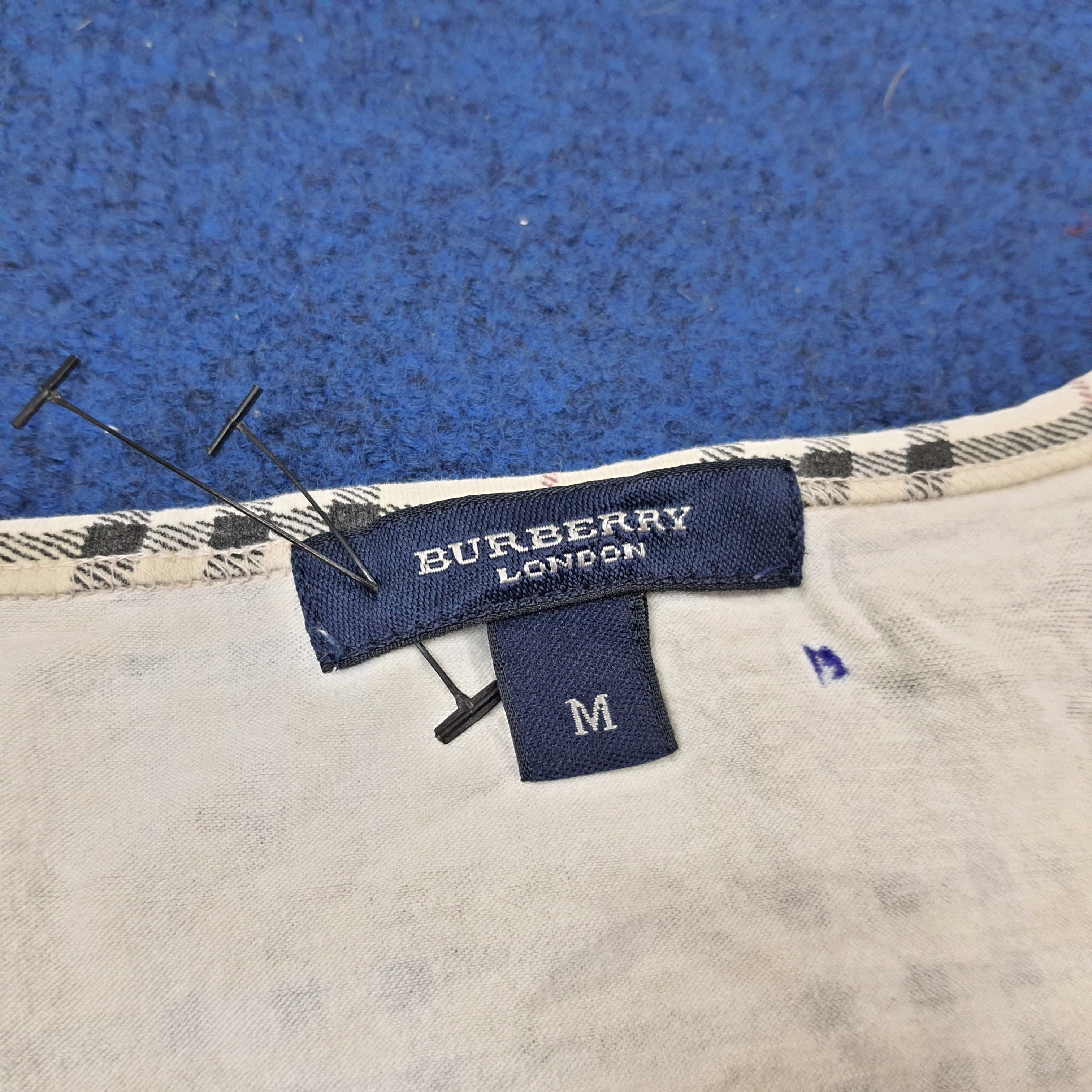 Burberry × Vintage Vintage Burberry London Nova Check Tshirt C219N33 Size S / US 4 / IT 40 - 4 Thumbnail