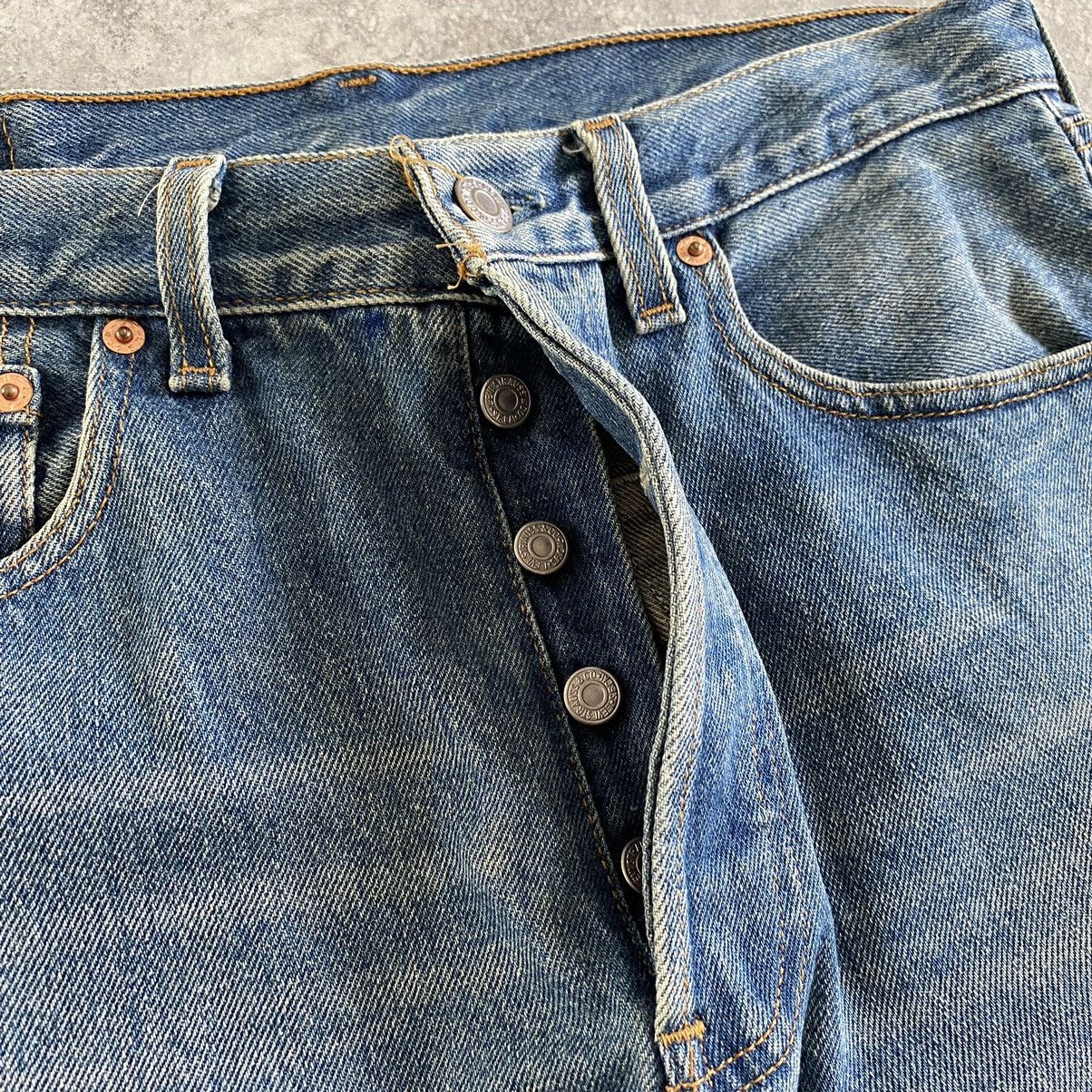 Levi's Vintage 1996 Levi’s 501 Faded Blue Ripped Denim Jeans Size US 31 - 11 Thumbnail