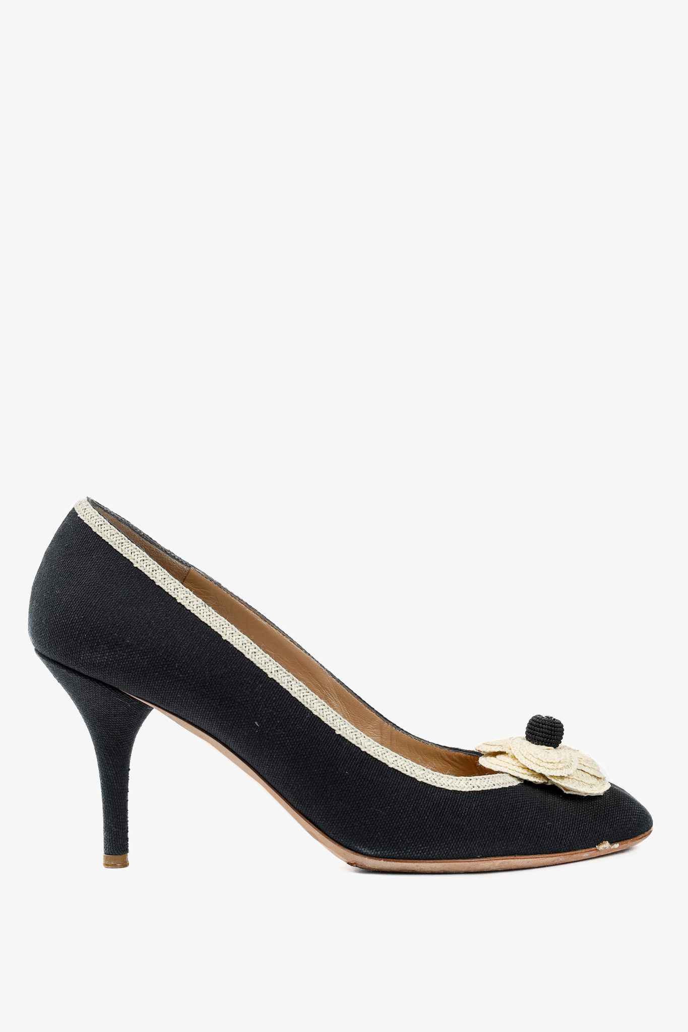 Chanel Chanel 06P Black Canvas Camellia-Rosette Pumps Size US 9 / IT 39 - 1 Thumbnail