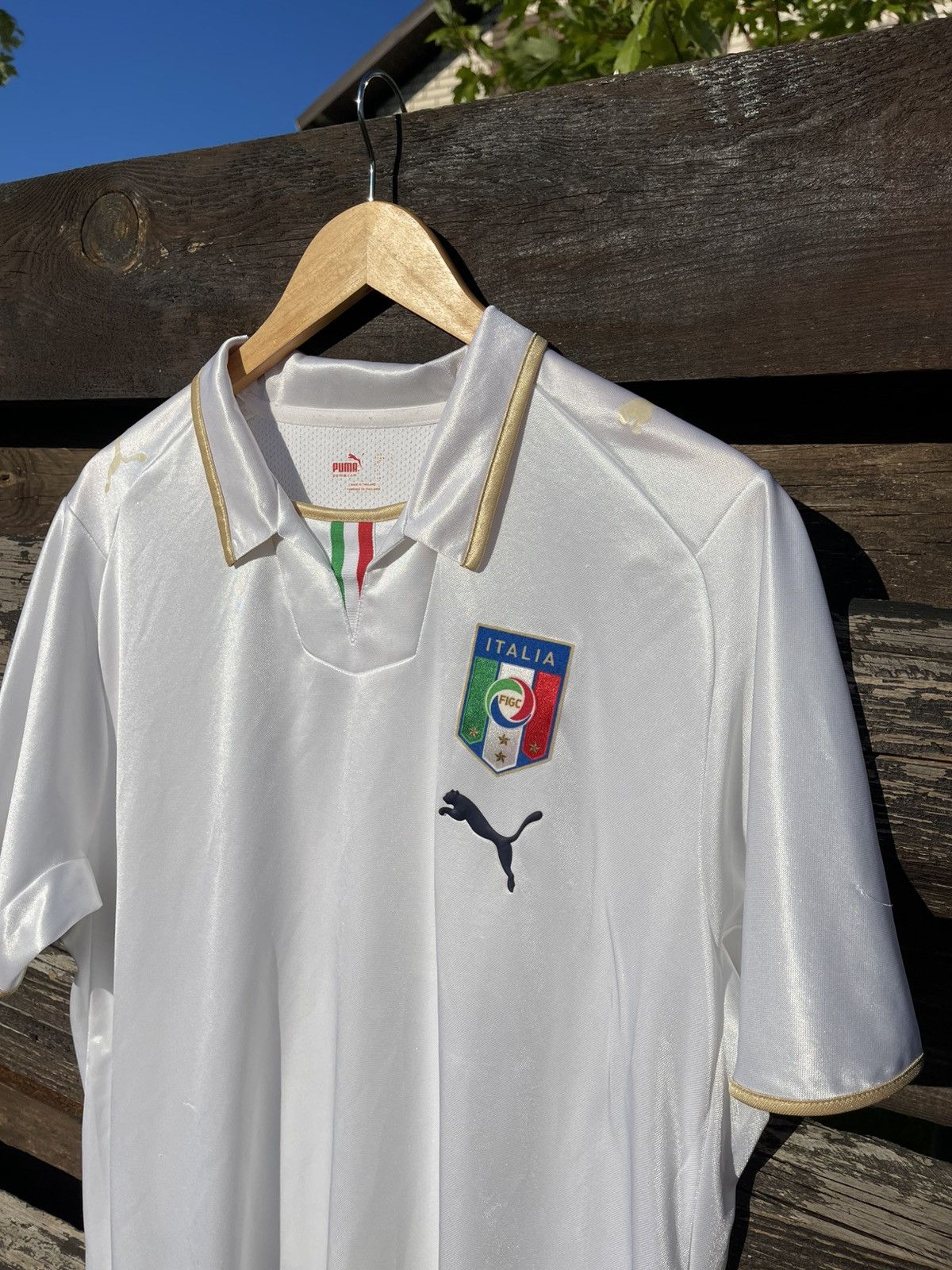 Puma 2008 Puma Italy Vintage soccer jersey white/gold Size US L / EU 52-54 / 3 - 7 Thumbnail