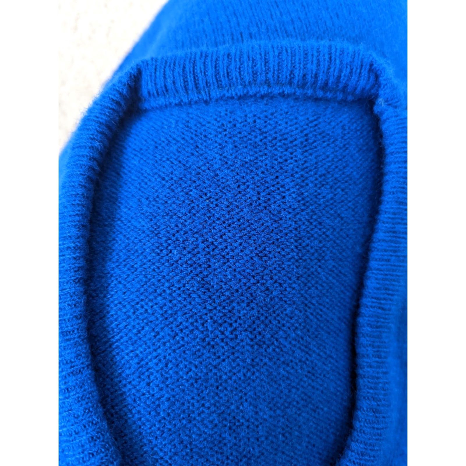 Vintage VINTAGE Rugby Men's Solid Blue V-Neck Sweater Vest Small S10 Size US S / EU 44-46 / 1 - 4 Thumbnail