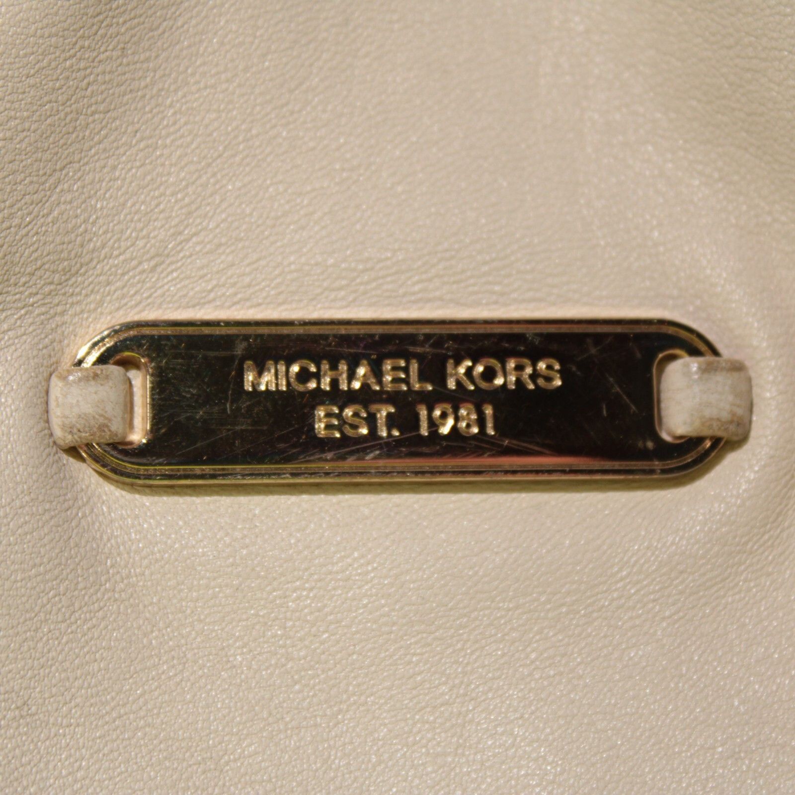 Michael Kors Michael Kors Cream Leather Shoulder Bag with Gold Accents Size ONE SIZE - 7 Thumbnail