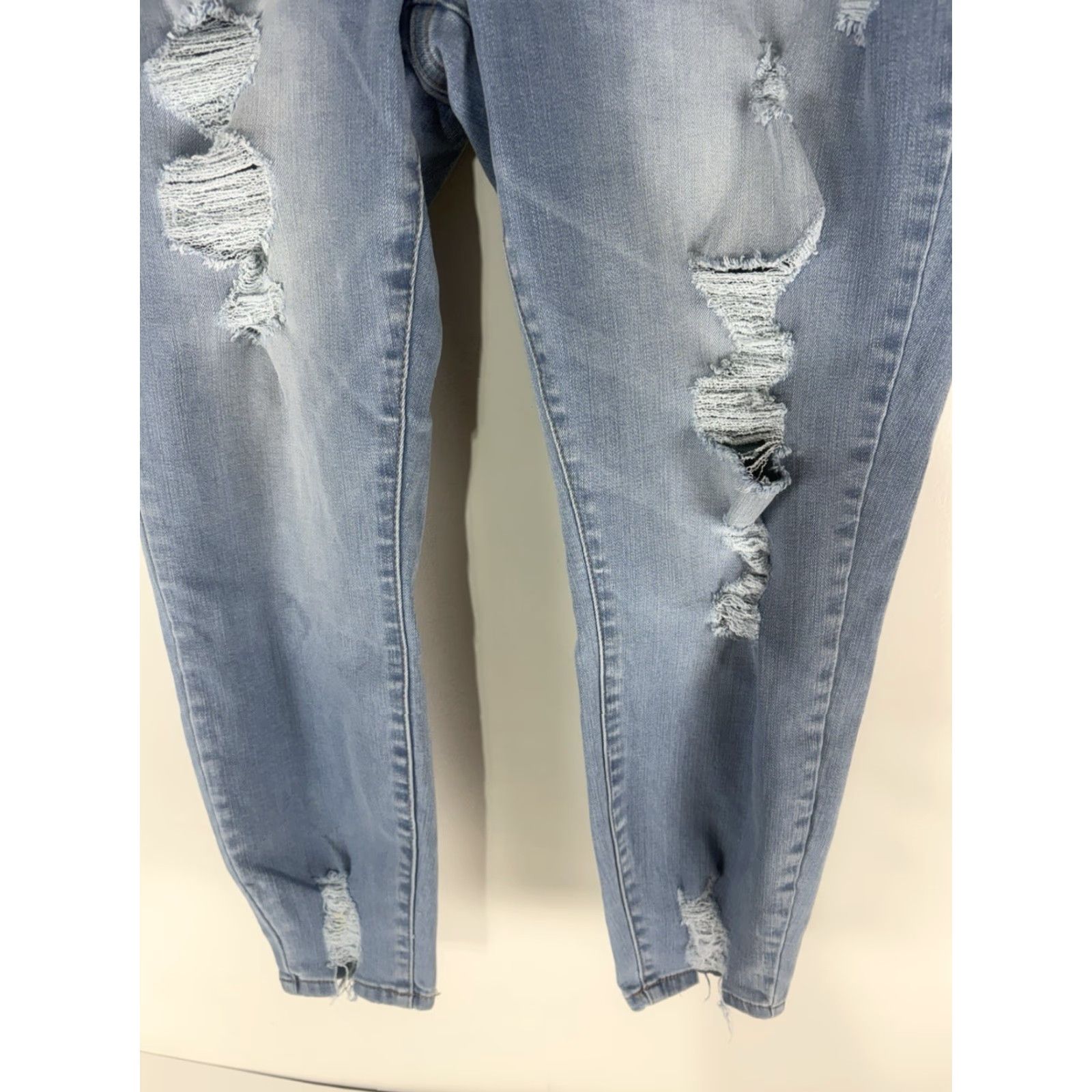 Vintage Kancan Jeans Lt Wash Distressed Cropped Womens Size XL Size 40" / US 18 - 3 Thumbnail
