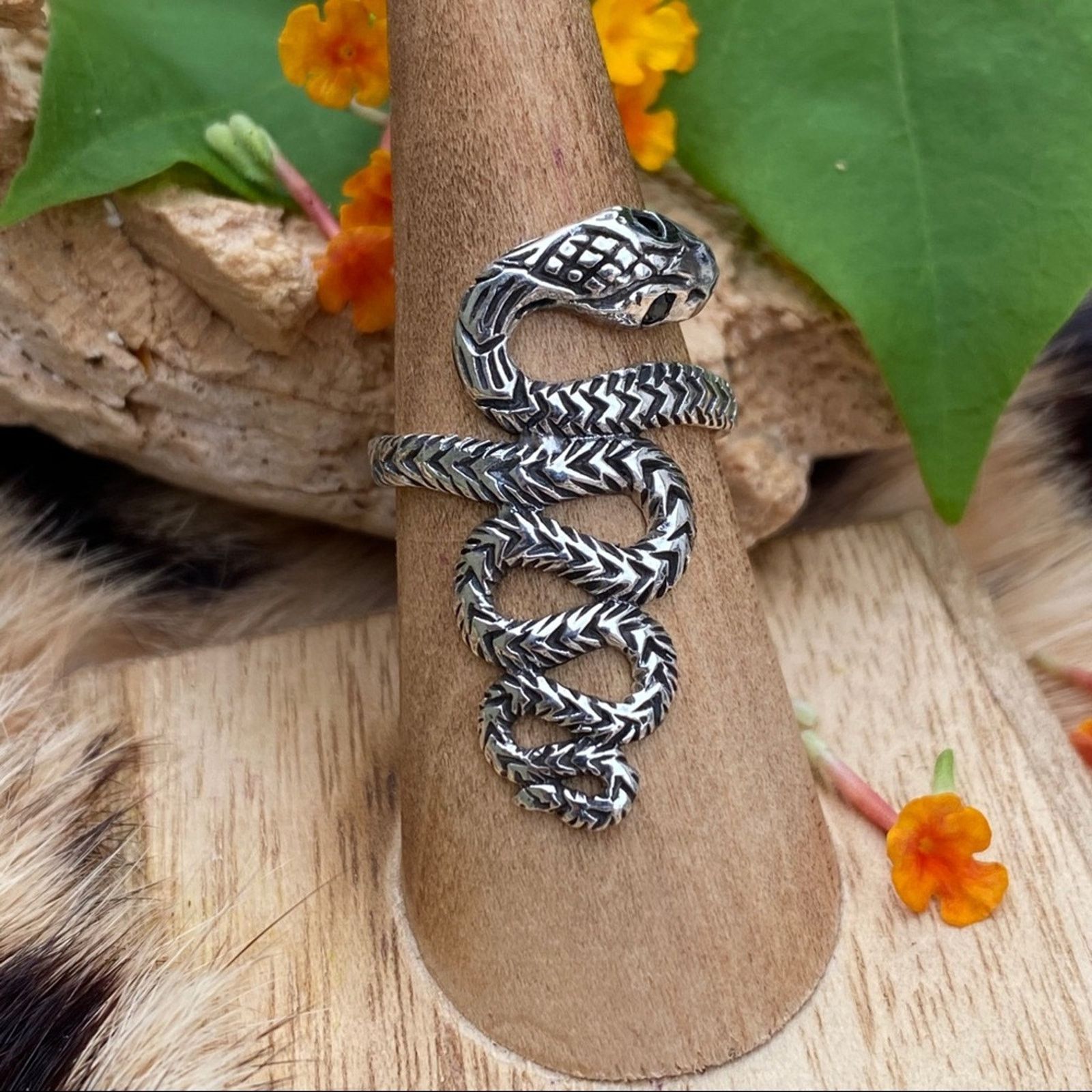 The Unbranded Brand Sterling Silver Snake Cobra Ring With Black Onyx Eyes Size ONE SIZE - 3 Thumbnail