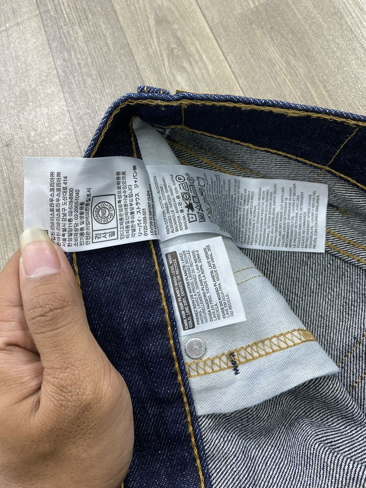 Levi's Vintage Clothing 2000s Vintage Levis 517 Bell Button Bootcut Flared Jeans Size US 33 - 10 Thumbnail