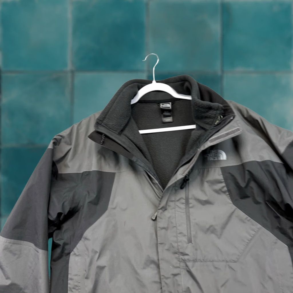 The North Face VINTAGE? The North Face 2-in—1 Goretex Jacket Men XL Black Insulated Lined 2 Piece EUC Summit Series Puffer Jacket Mens Size US XL / EU 56 / 4 - 1 Thumbnail