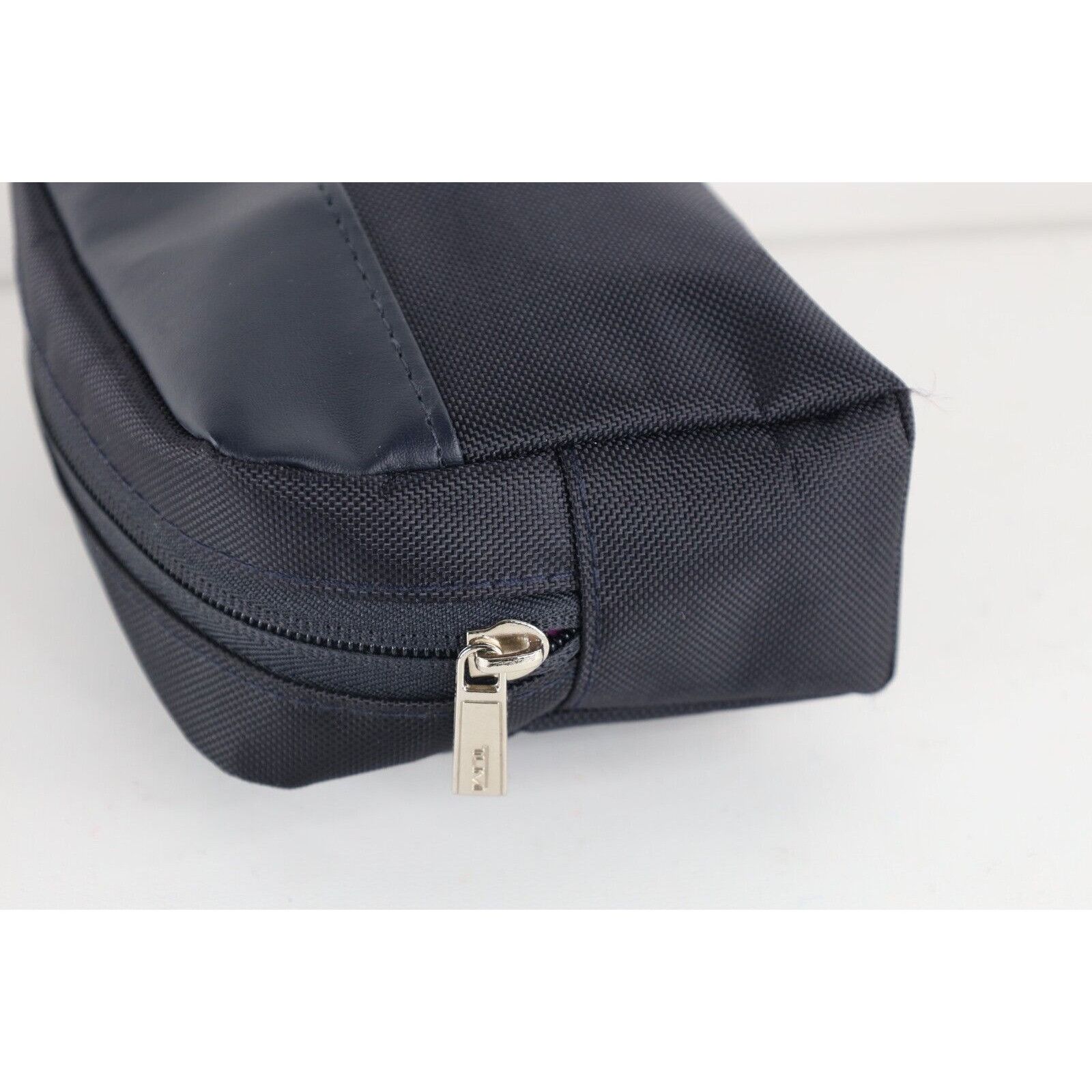 Tumi Tumi for Delta Leather Trim Small Zippered Travel Bag Size ONE SIZE - 3 Thumbnail