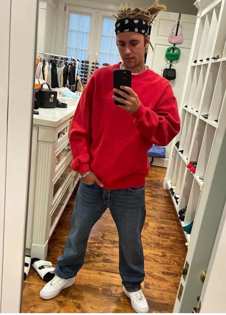 Balenciaga Balenciaga Red show embroidered logo crew neck sweatshirt Size US XS / EU 42 / 0 - 3 Thumbnail