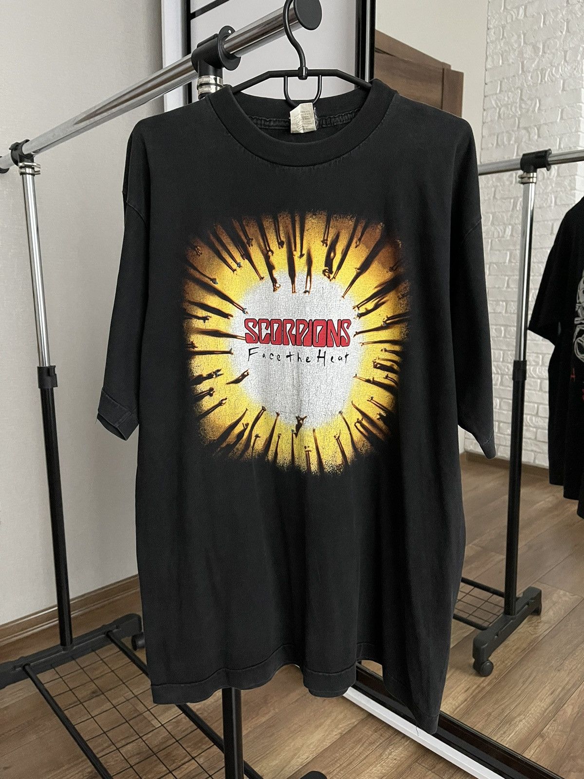 Band Tees 1993 Scorpions Vintage Face The Heat Tour Band T-Shirt Tee Size US XL / EU 56 / 4 - 3 Thumbnail