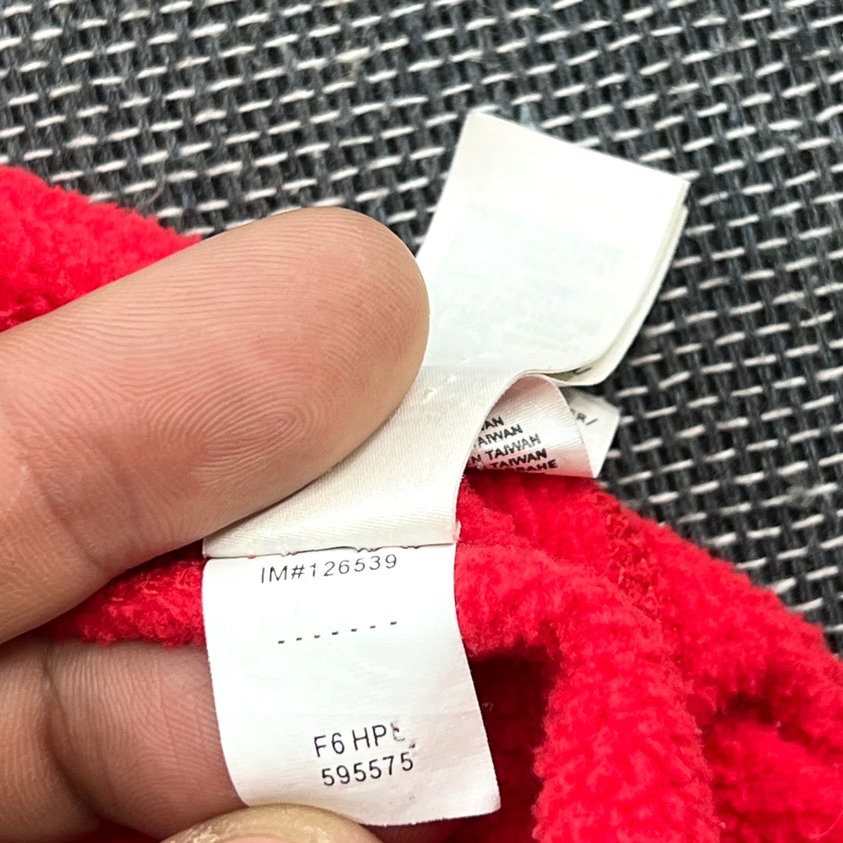 Nike VINTAGE Nike ACG Beanie Hat Skull Cap Softshell Red Winter Ski OSFM Mens Size ONE SIZE - 7 Thumbnail