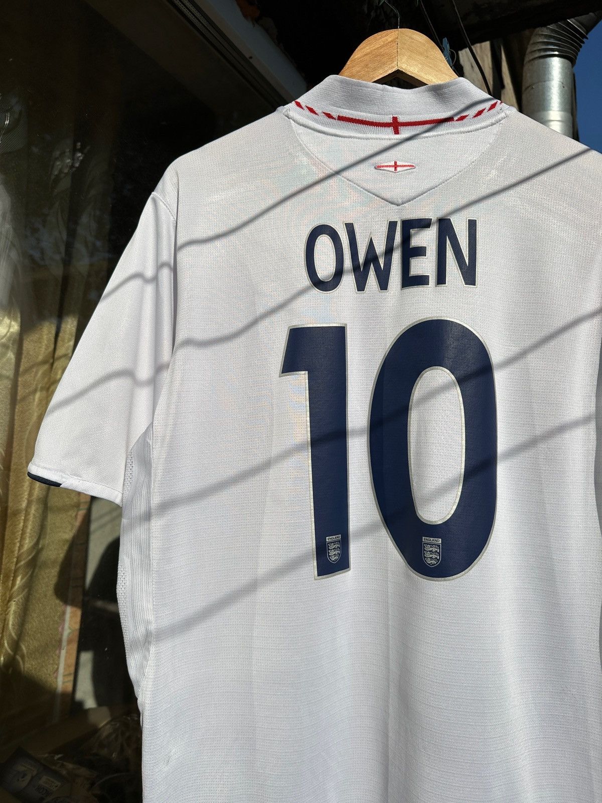 Umbro 2006 Vintage Umbro England Michael Owen Home Soccer Jersey Size US XL / EU 56 / 4 - 6 Thumbnail