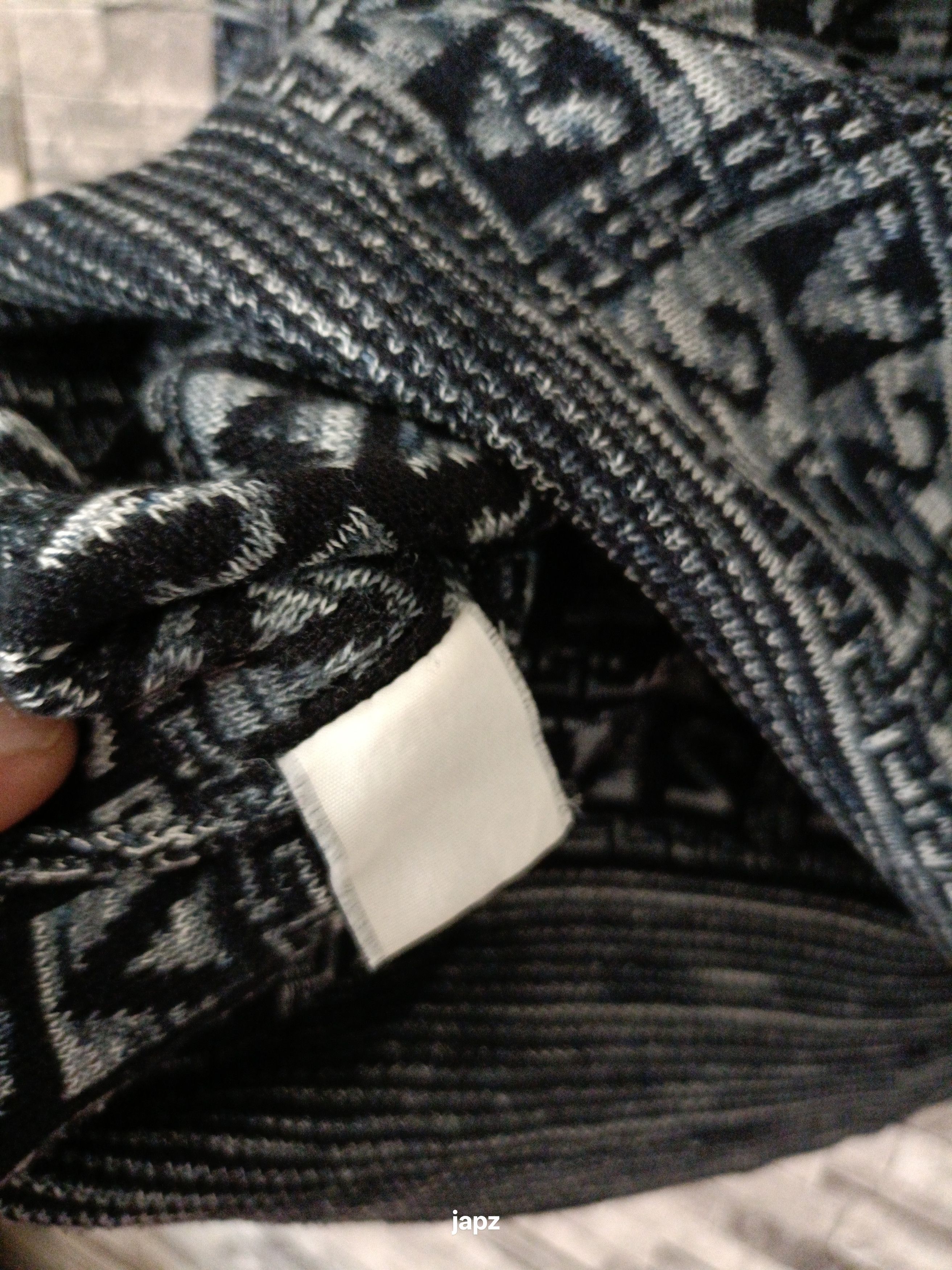 Versace Vintage versace classic V2 Medusa jacquard knit sweater Size US L / EU 52-54 / 3 - 7 Thumbnail