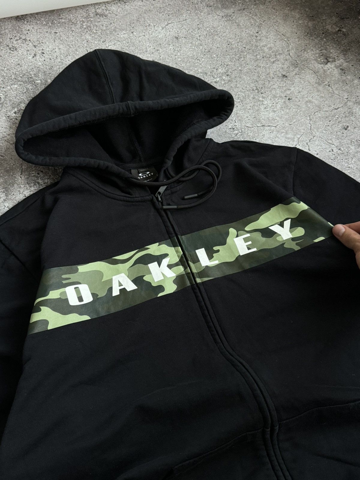 Oakley × Vintage Vintage Oakley outdoor Y2K oversized camo zip hoodie Size US L / EU 52-54 / 3 - 7 Thumbnail