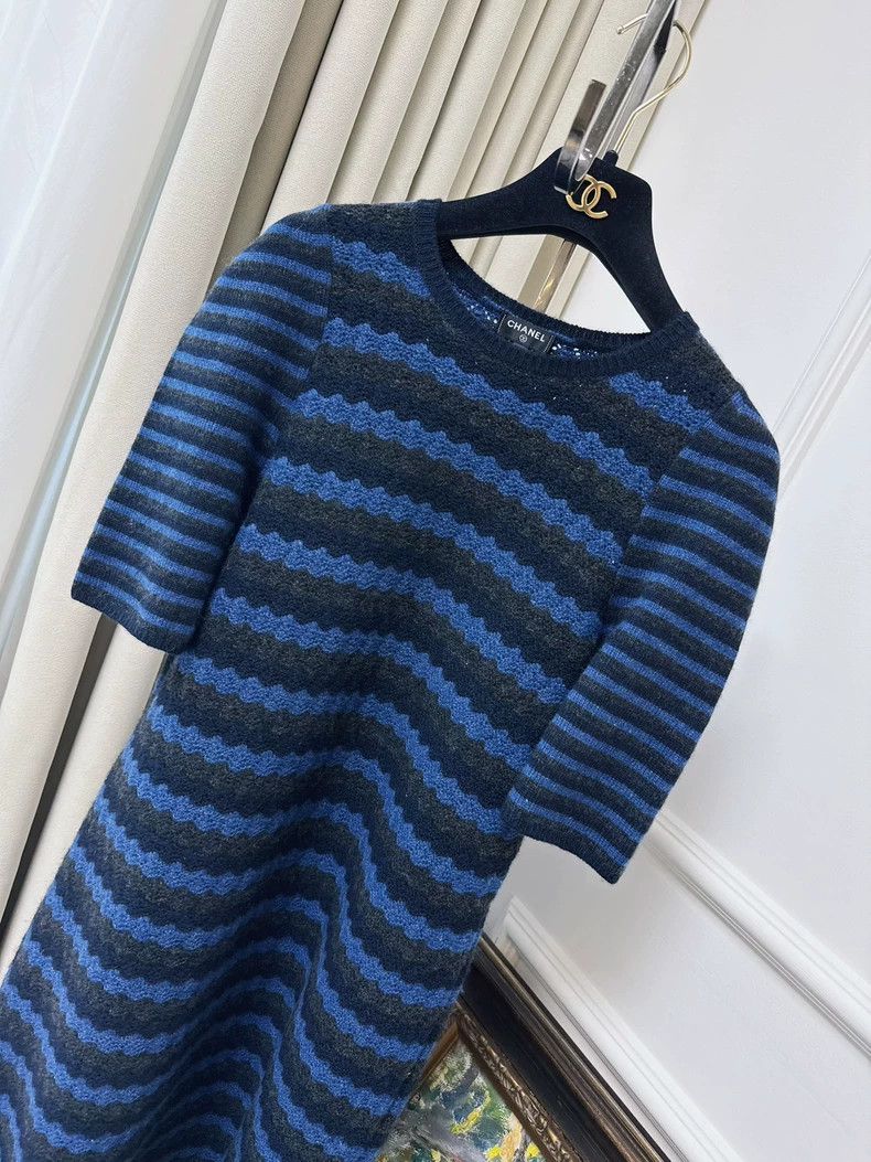 Chanel Chanel 17k blue and black wavy striped knitted short-sleev Size S / US 4 / IT 40 - 3 Thumbnail