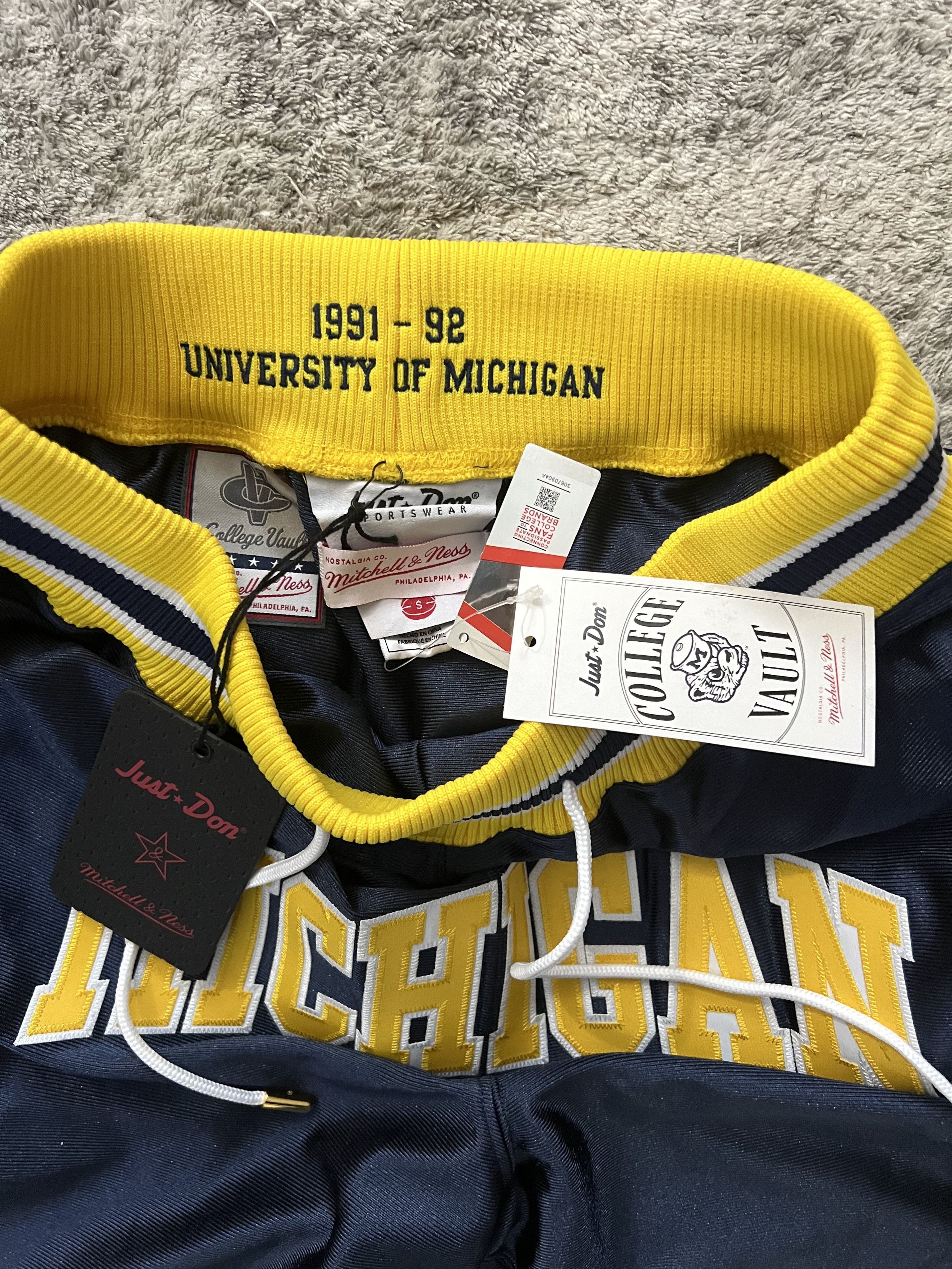 Just Don × Mitchell & Ness Michigan Wolverines 1991 NCAA Shorts Just Don New w/ Tags Size US 30 / EU 46 - 11 Thumbnail