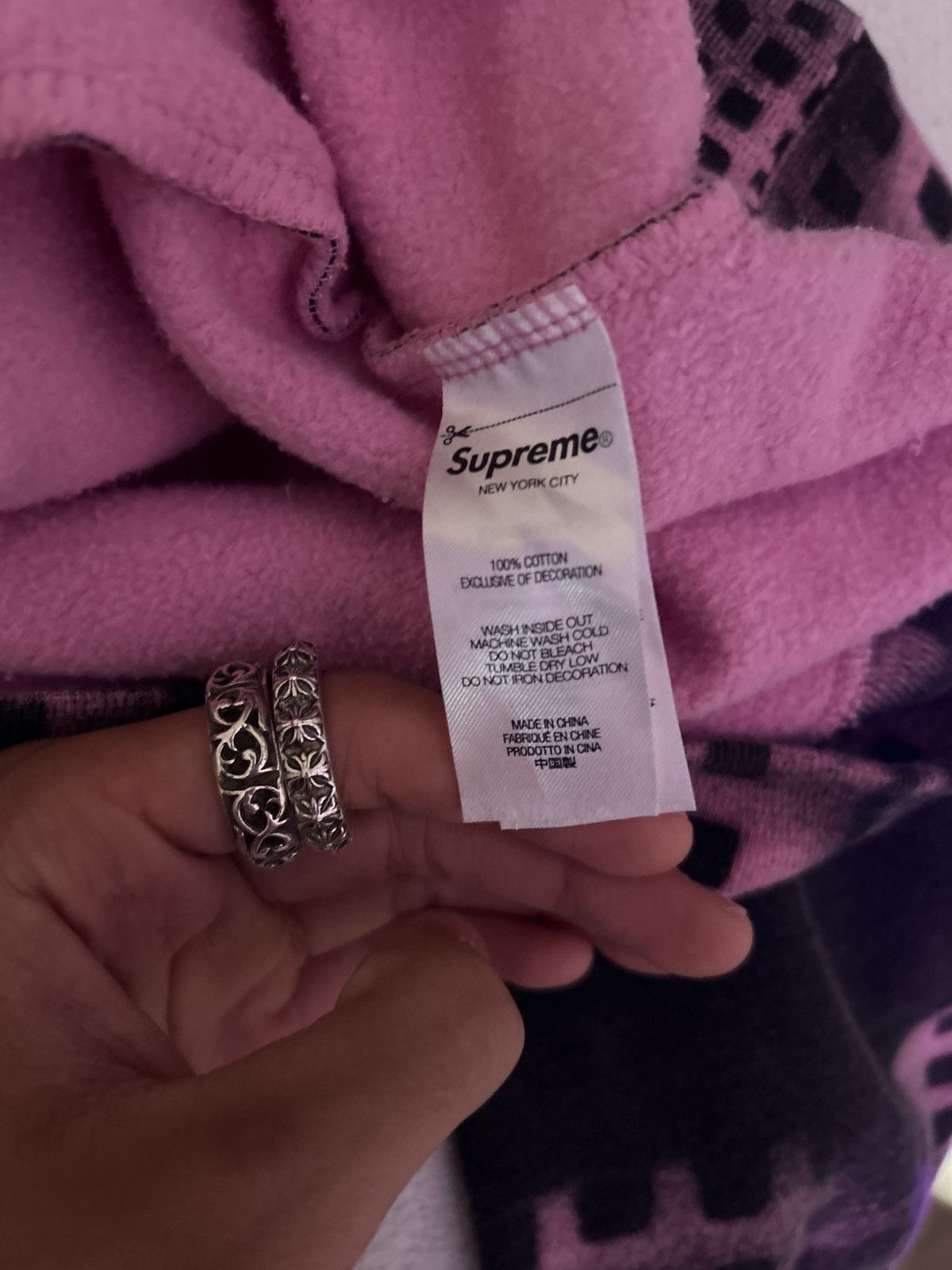 MLB × Supreme Supreme x Yankees collab in pink Size US M / EU 48-50 / 2 - 4 Thumbnail