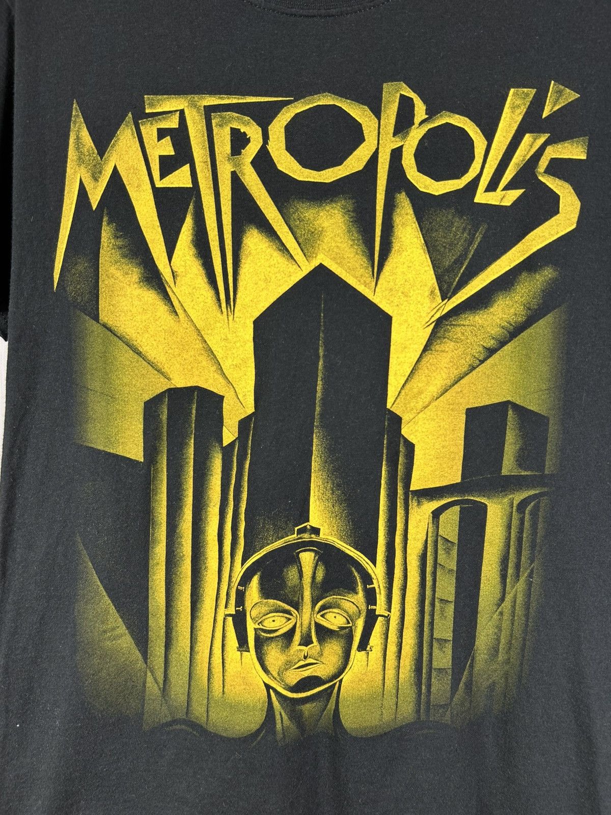 Vintage Vintage Metropolis 1927 Science Future Film T-Shirt 2008 M Size US M / EU 48-50 / 2 - 4 Thumbnail