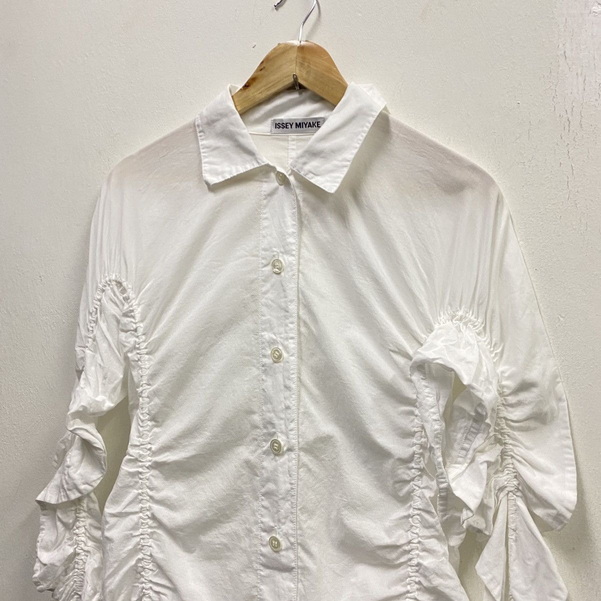 Issey Miyake Issey Miyake White Ruched Button-Up Shirt Size M / US 6-8 / IT 42-44 - 3 Thumbnail