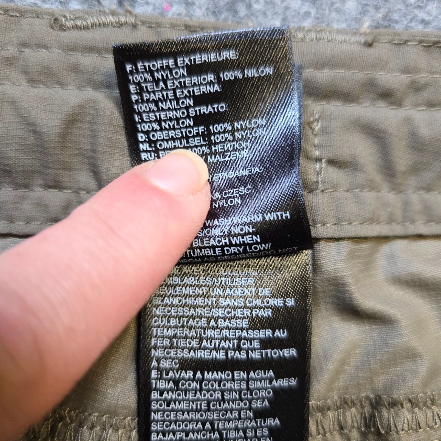 The North Face The North Face Pants Women 8 Gray Rip Stop Pockets Capri Hiking Outdoors Casual Size 30" / US 8 / IT 44 - 7 Thumbnail