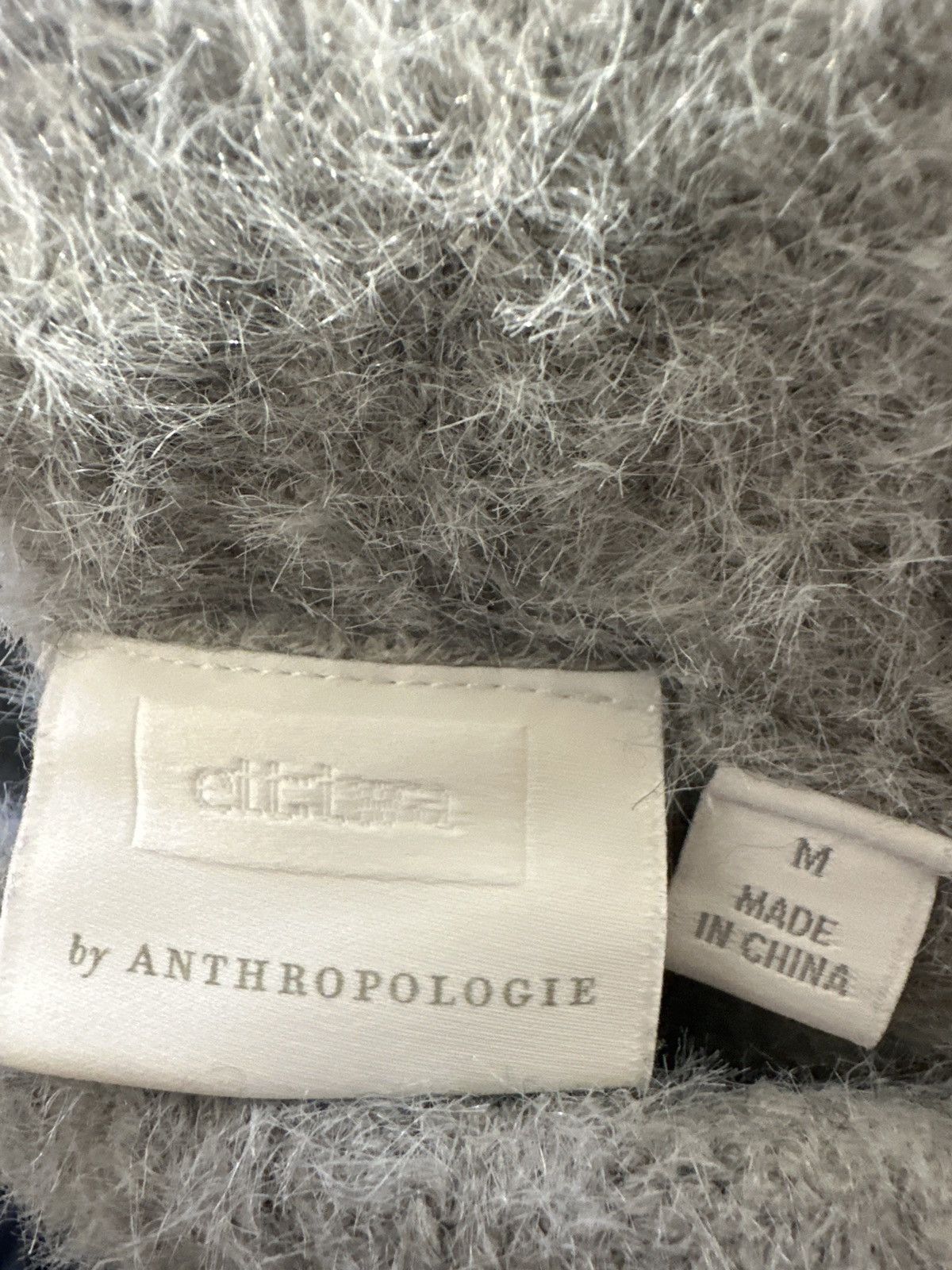 Anthropologie Anthropologie gray fuzzy cowl neck pullover sweater Size M / US 6-8 / IT 42-44 - 4 Thumbnail