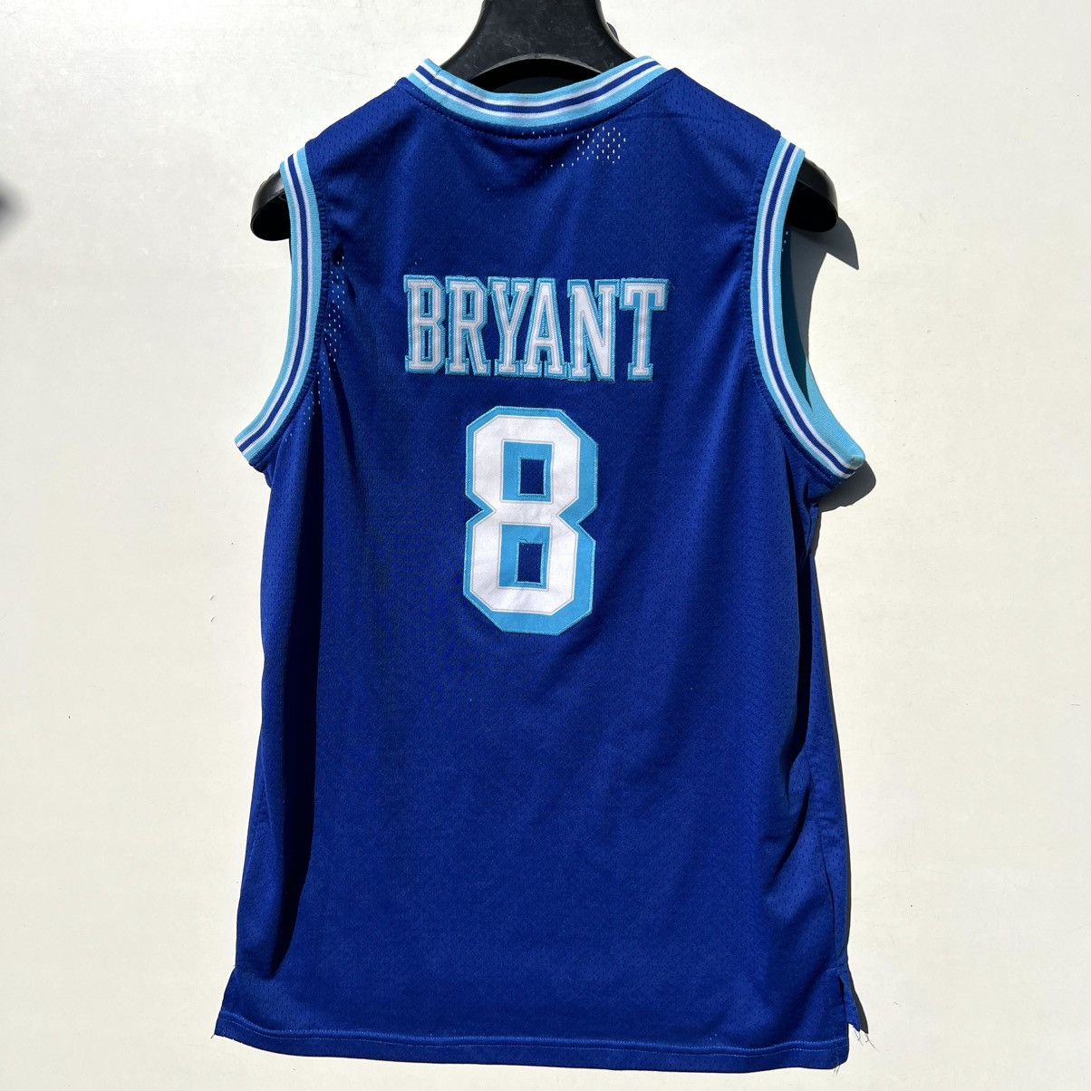 NBA Kobe Bryant Los Angeles Lakers basketball Jersey Size US L / EU 52-54 / 3 - 6 Thumbnail