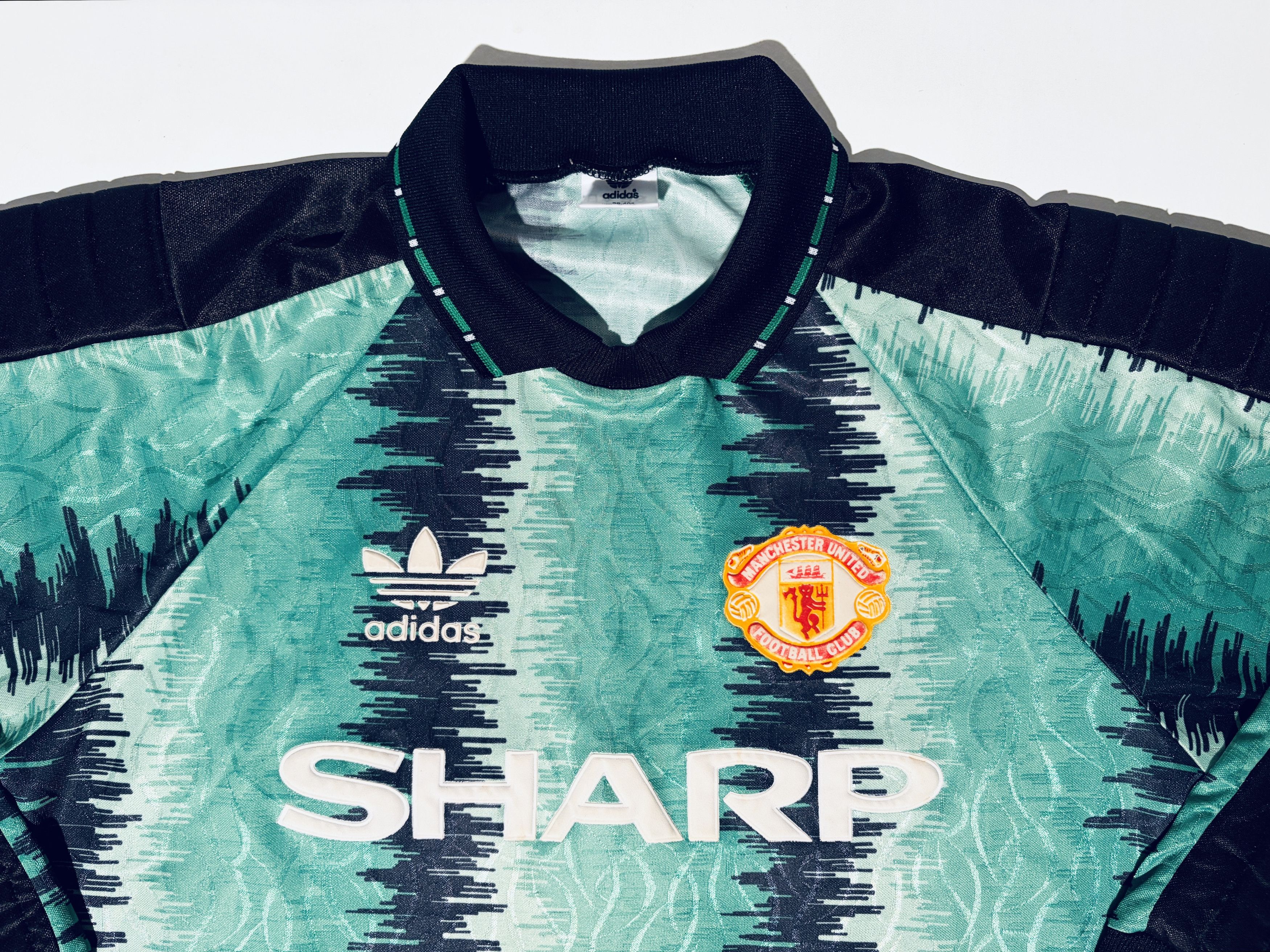 Adidas Manchester United 38-40" Home Goalkeeper Shirt 1990 - 1992 Size US M / EU 48-50 / 2 - 5 Thumbnail