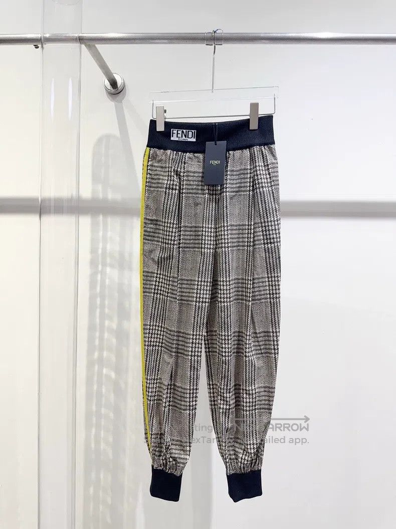 Fendi Fendi Pants Size 25" / US 0 / IT 36 - 1 Thumbnail