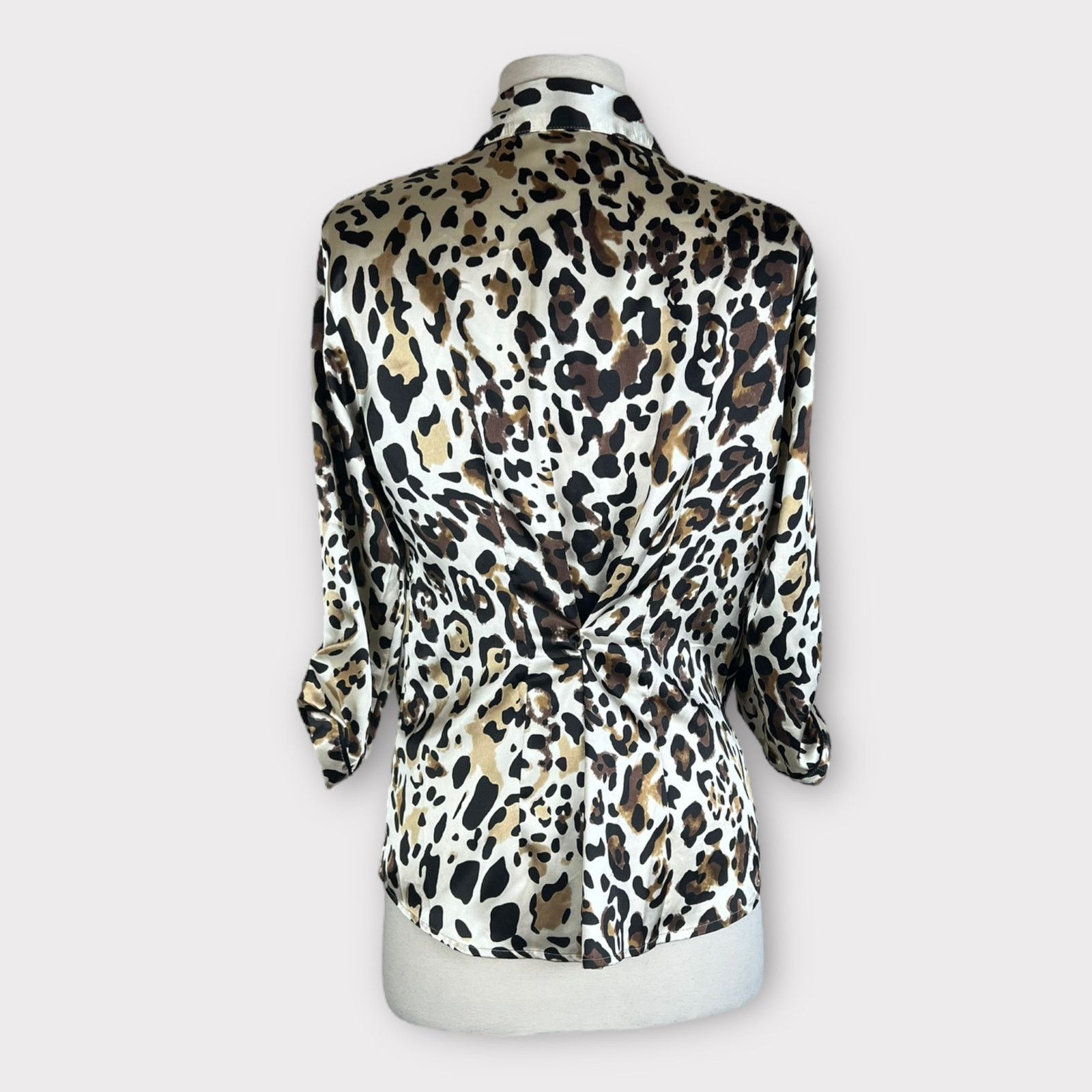 Nordstrom Violet & Claire NYC | Leopard Zipper Roll Tab Sleeve Top Size M / US 6-8 / IT 42-44 - 3 Thumbnail