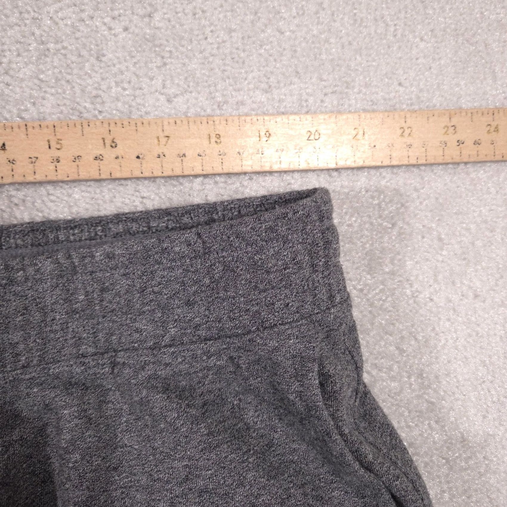 Calvin Klein Calvin Klein Performance Shorts Mens 2XL Gray Elastic Waist Pockets Casual Gym & Training CK Logo Streetwear Size US 39 - 7 Thumbnail