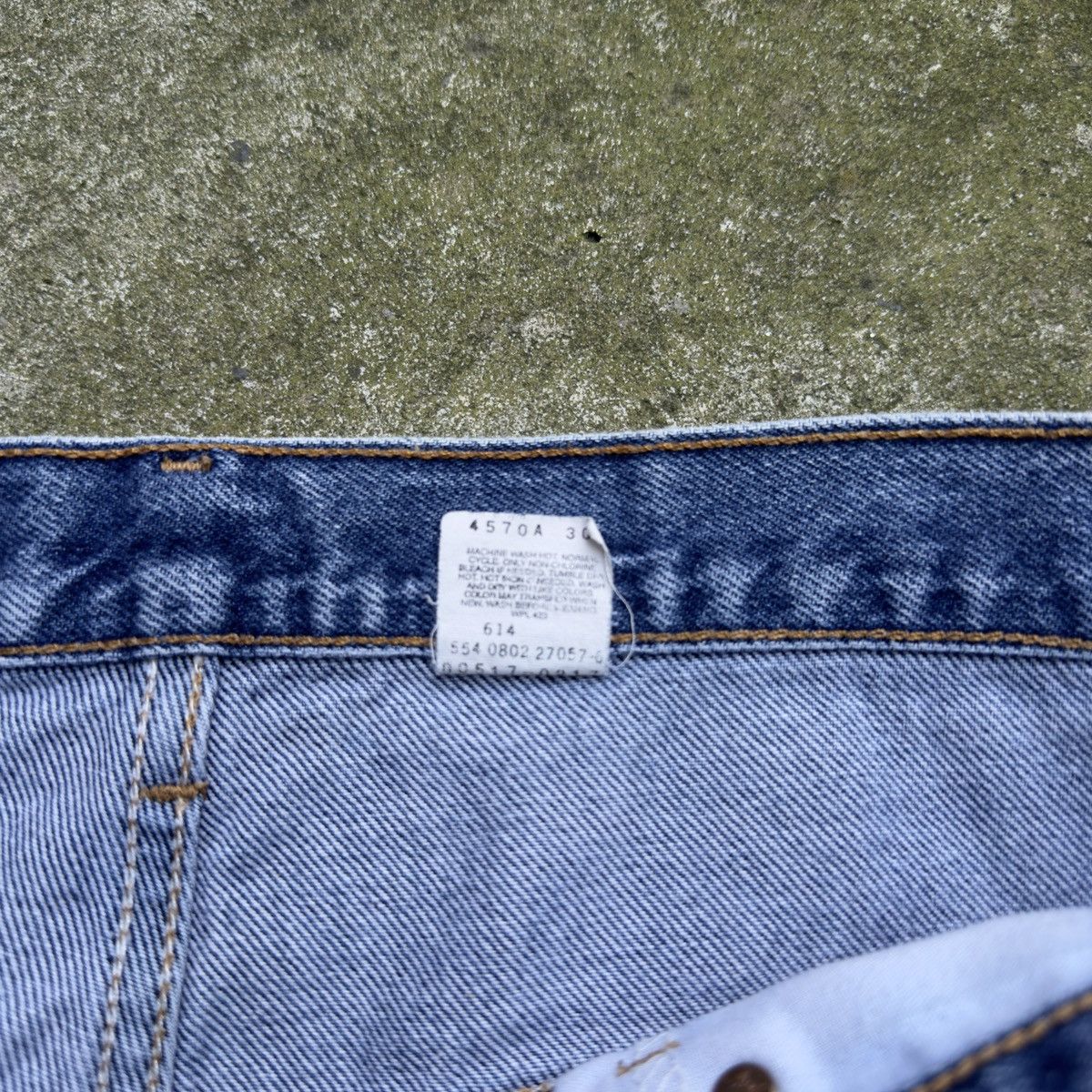Levi's VINTAGE 90s LEVI'S 517 BOOT CUT FADED DENIM JEANS Size US 38 / EU 54 - 6 Thumbnail