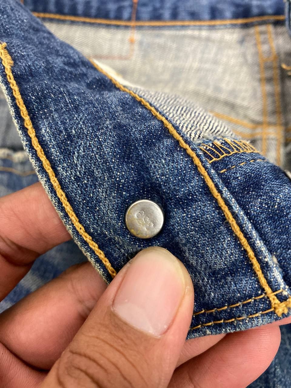 Levi's vintage 90s levis 501 distressed denim nice design Size US 31 - 15 Thumbnail