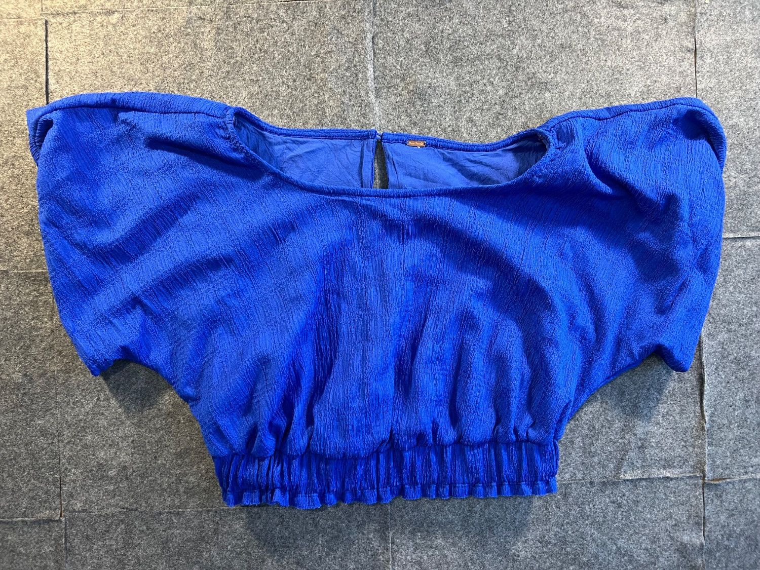 Free People Free People Blue Textured Crop Top Size ONE SIZE - 1 Thumbnail