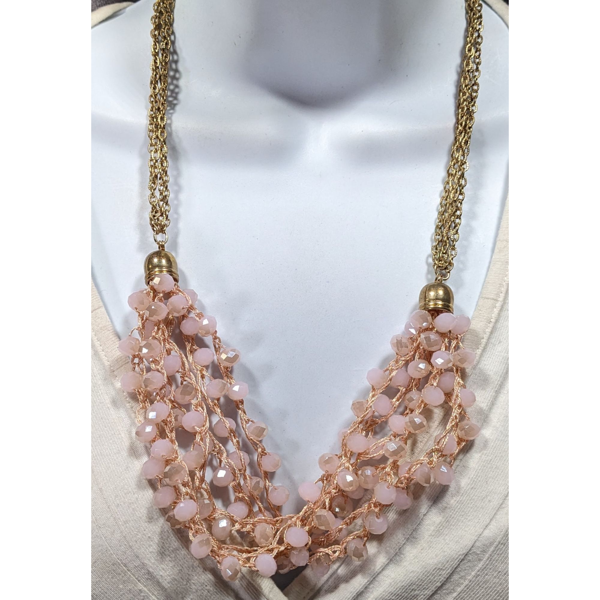 Other Coquette Glam Pastel Pink Glass Beaded Statement Necklace Size ONE SIZE - 4 Thumbnail