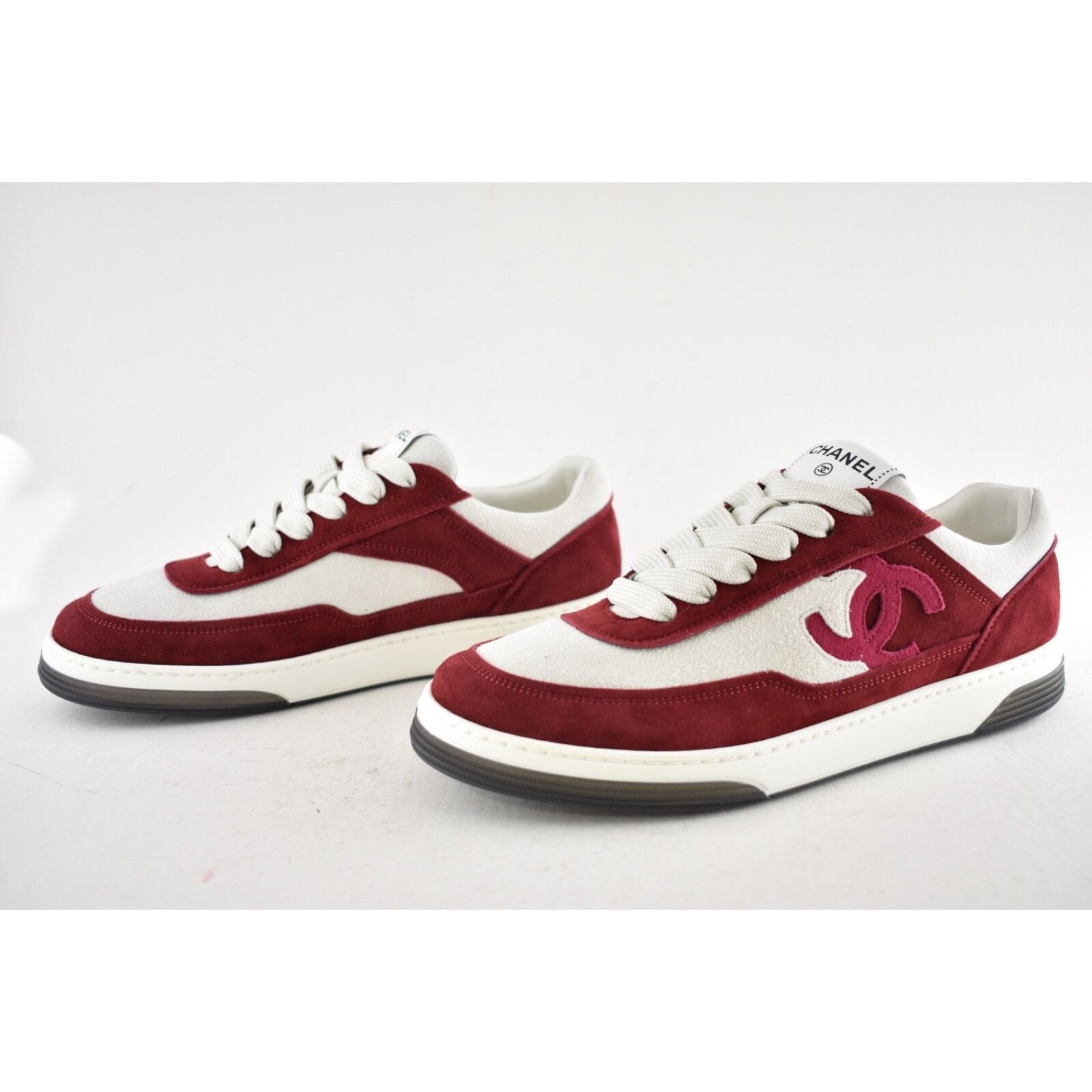 Chanel Chanel 23P Burgundy Suede Flat Lace Up Runner Sneaker 38.5 Size US 8.5 / IT 38.5 - 13 Thumbnail