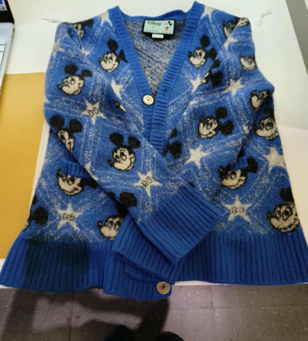 Gucci Gucci x Disney Mickey Mouse Long-sleeve Knit Sweater J42 Size S / US 4 / IT 40 - 1 Thumbnail