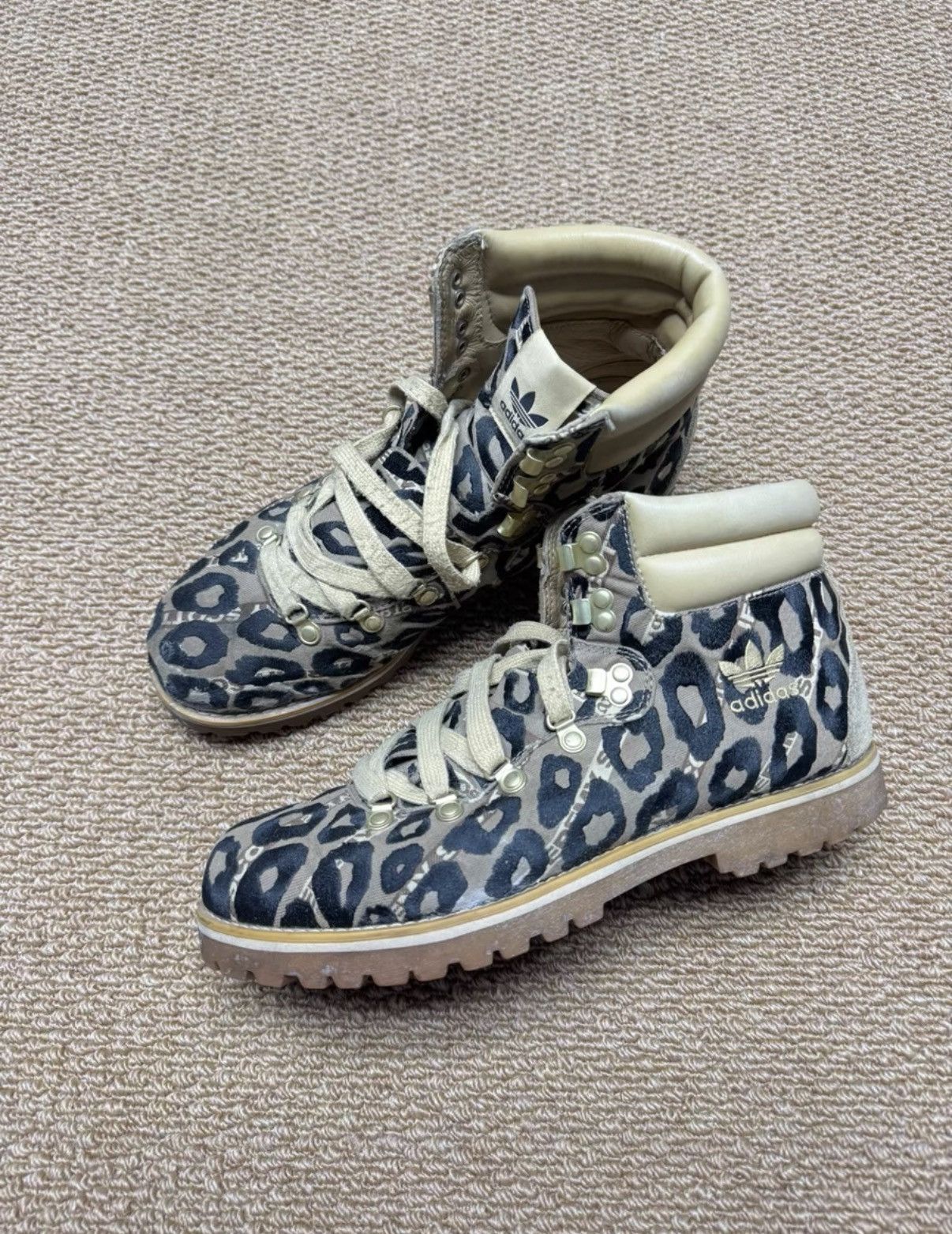 Adidas Adidas Jeremy Scott Wings Leopard Print Boot G96748 K37 Size US 8.5 / EU 41-42 - 1 Thumbnail