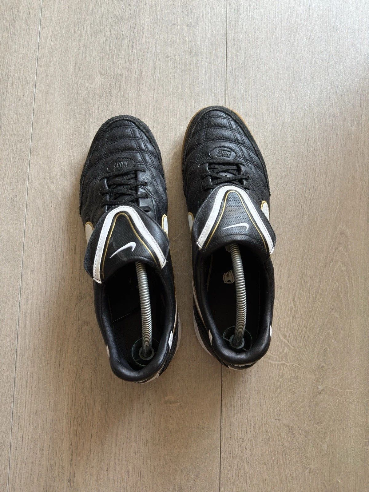 Nike Nike Tiempo leather Shoes Indoor Cleats Soccer Football Mens Size US 11 / EU 44 - 5 Thumbnail