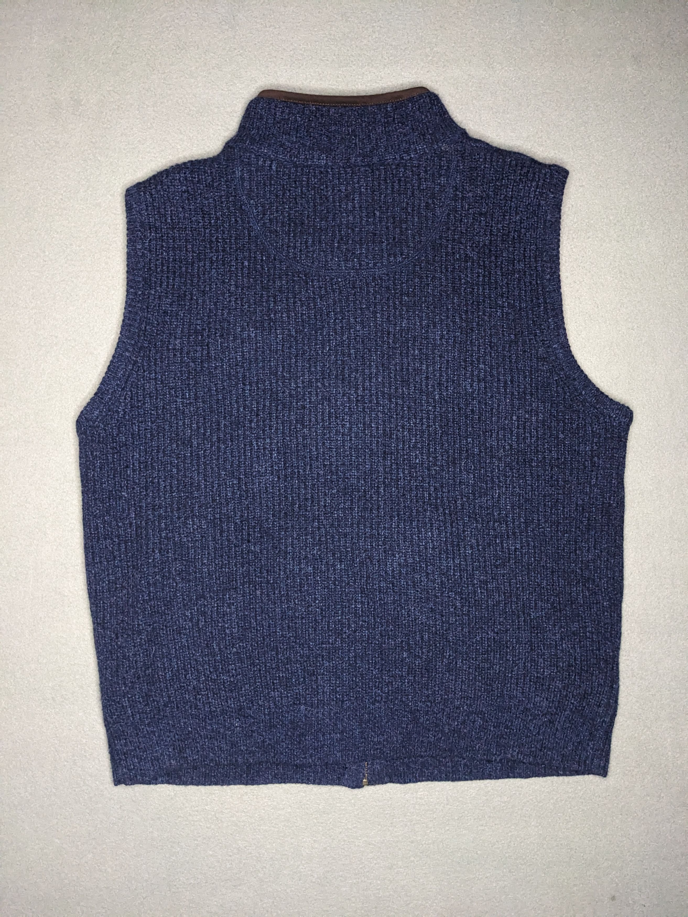 L.L. Bean LL Bean Waterfowl Vest Large Navy Blue Merino Lambswool Size US L / EU 52-54 / 3 - 6 Thumbnail